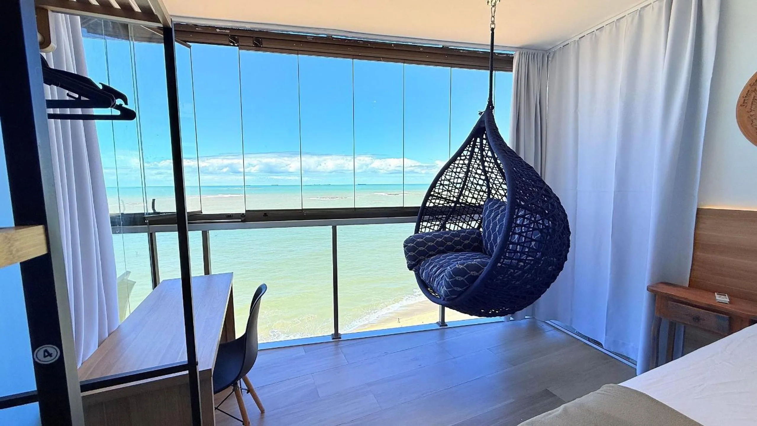 Photo of the whole room, Bed in Diamond Beach