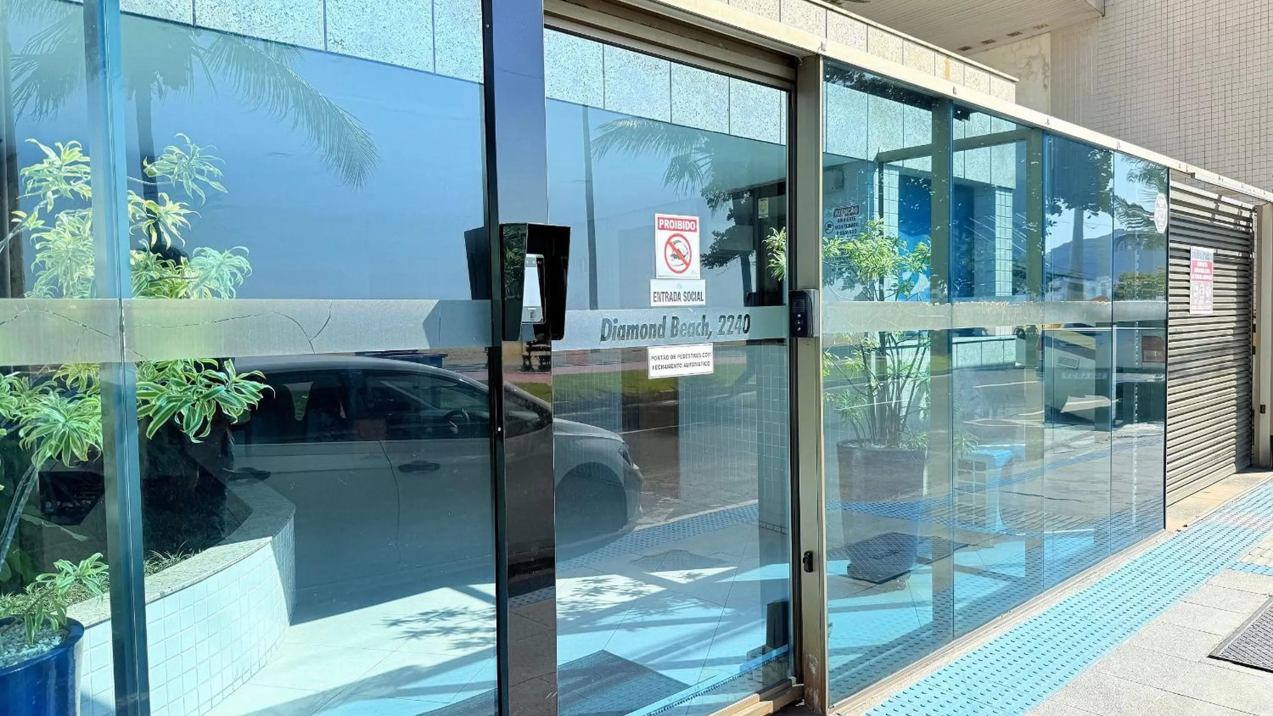 Facade/entrance in Diamond Beach