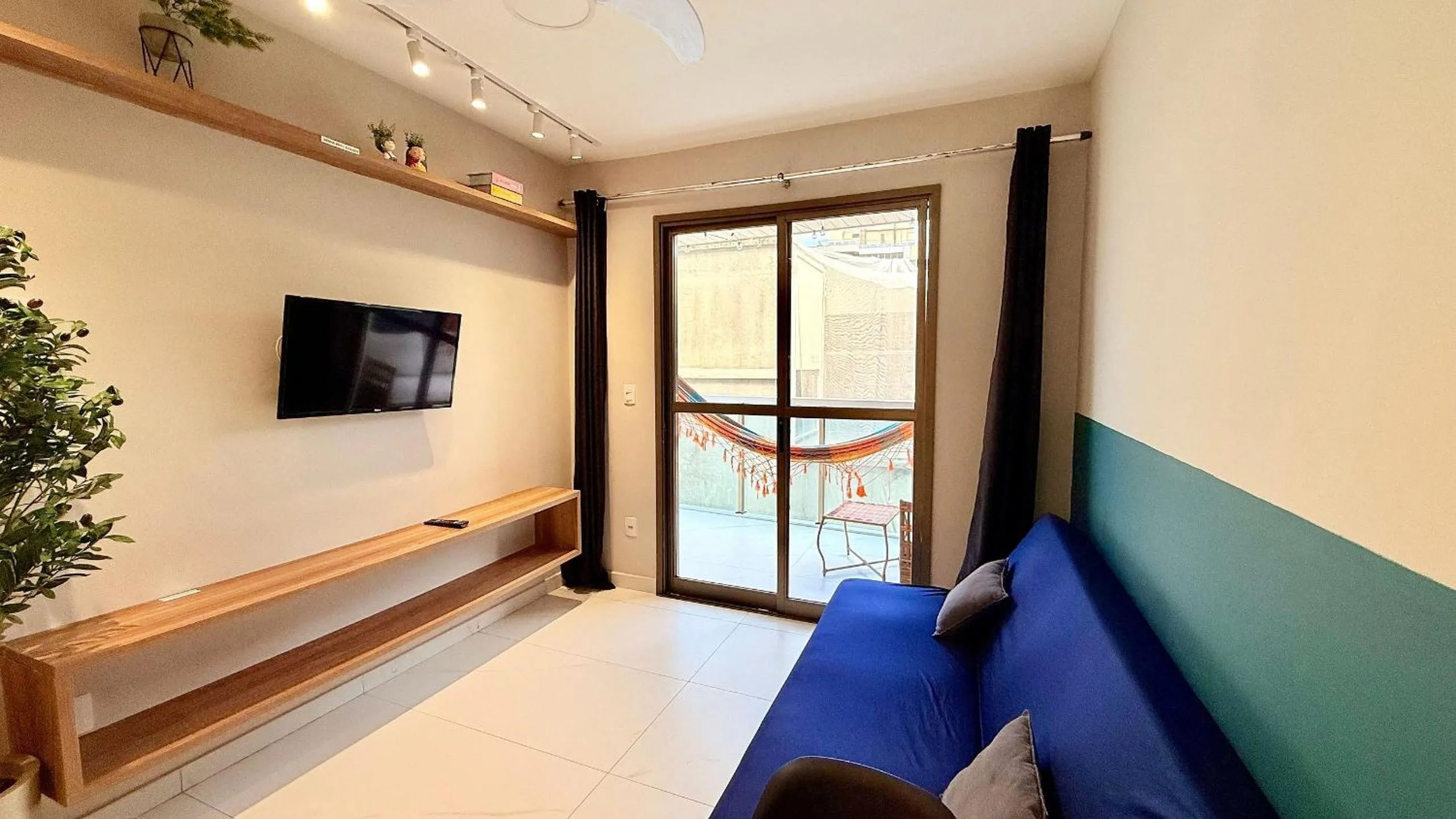 Communal lounge/ TV room in Diamond Beach