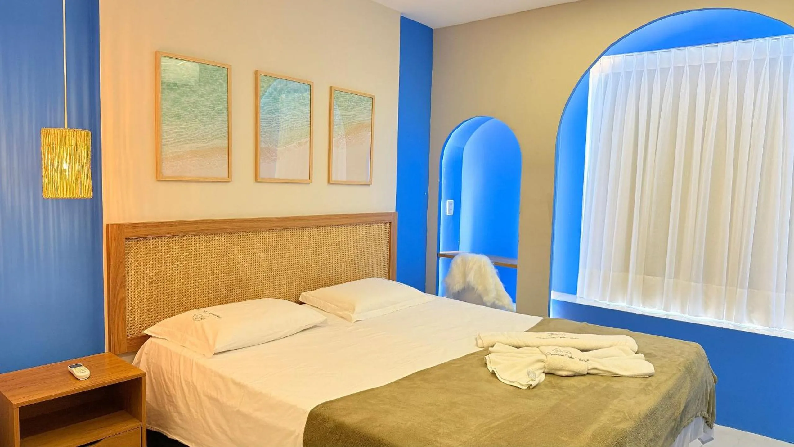 Photo of the whole room, Bed in Diamond Beach