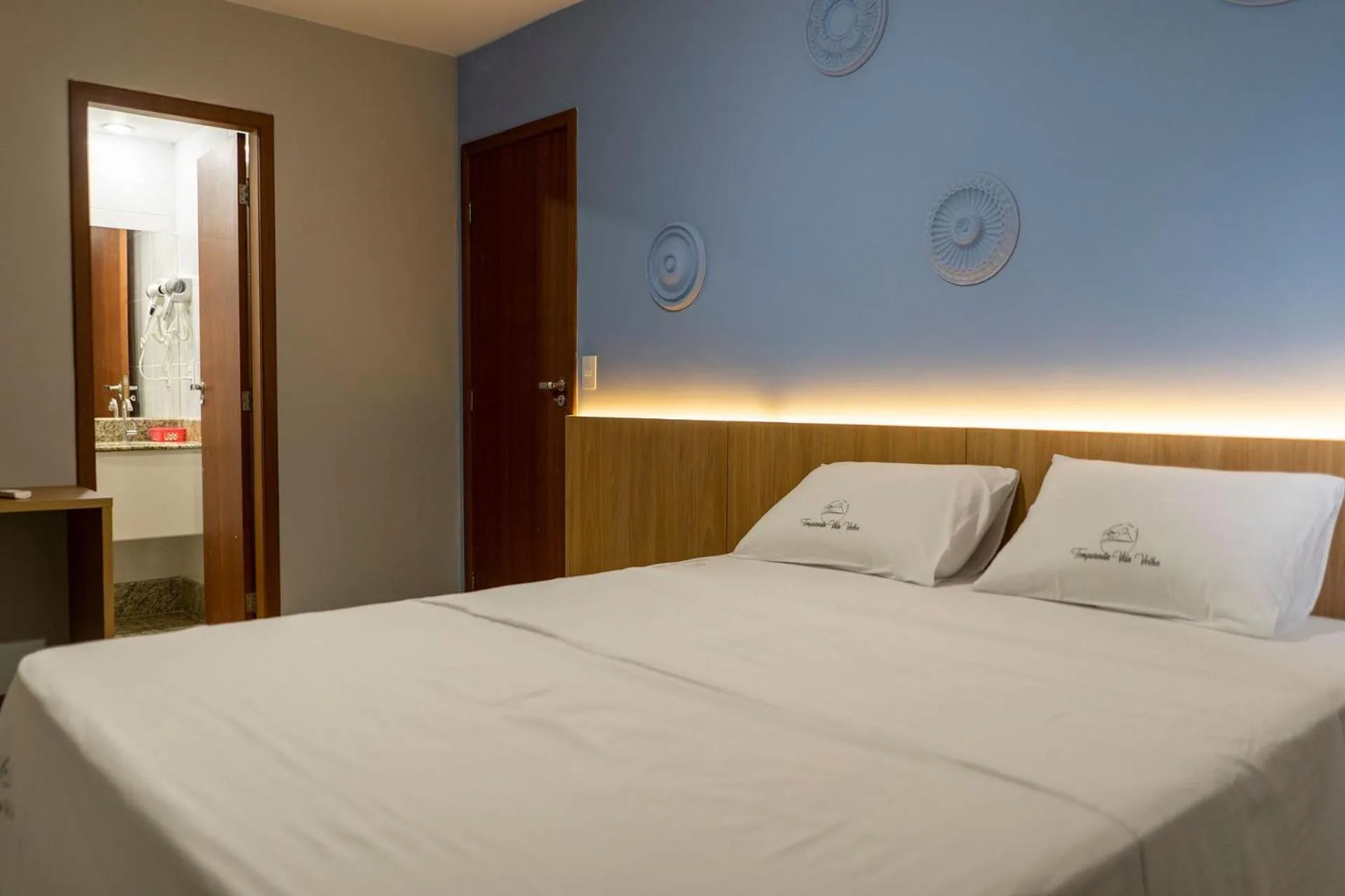 Photo of the whole room, Bed in Diamond Beach