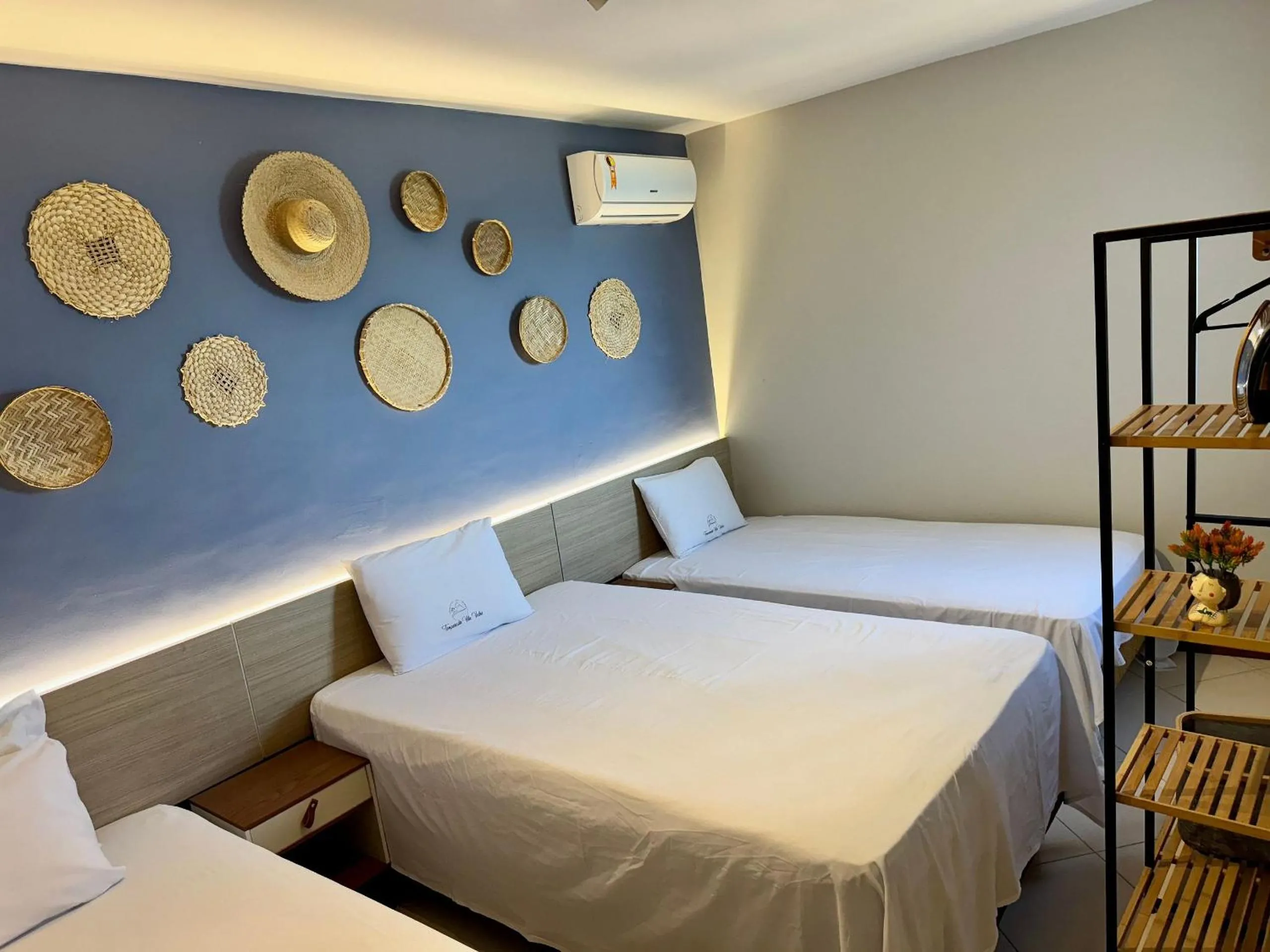 Photo of the whole room, Bed in Diamond Beach