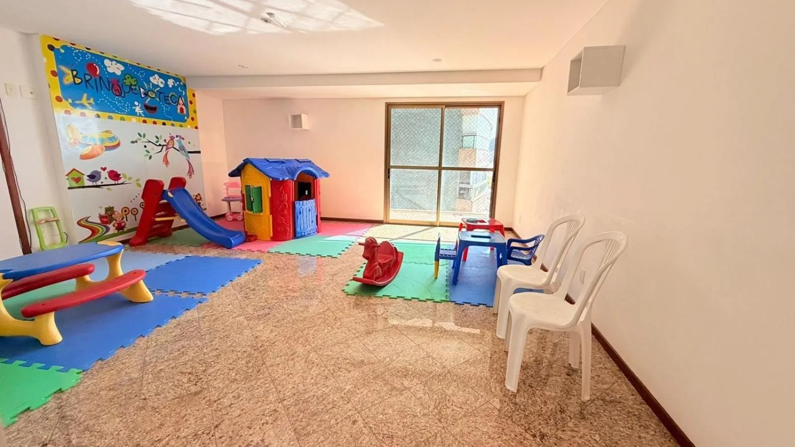 Kids's club in Diamond Beach