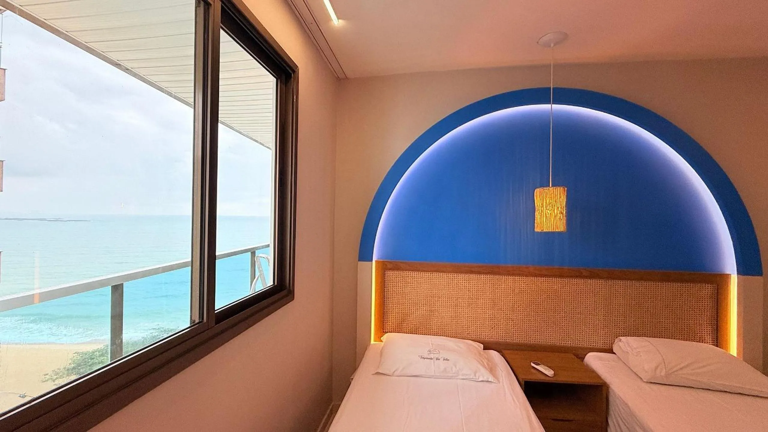 Photo of the whole room, Bed in Diamond Beach