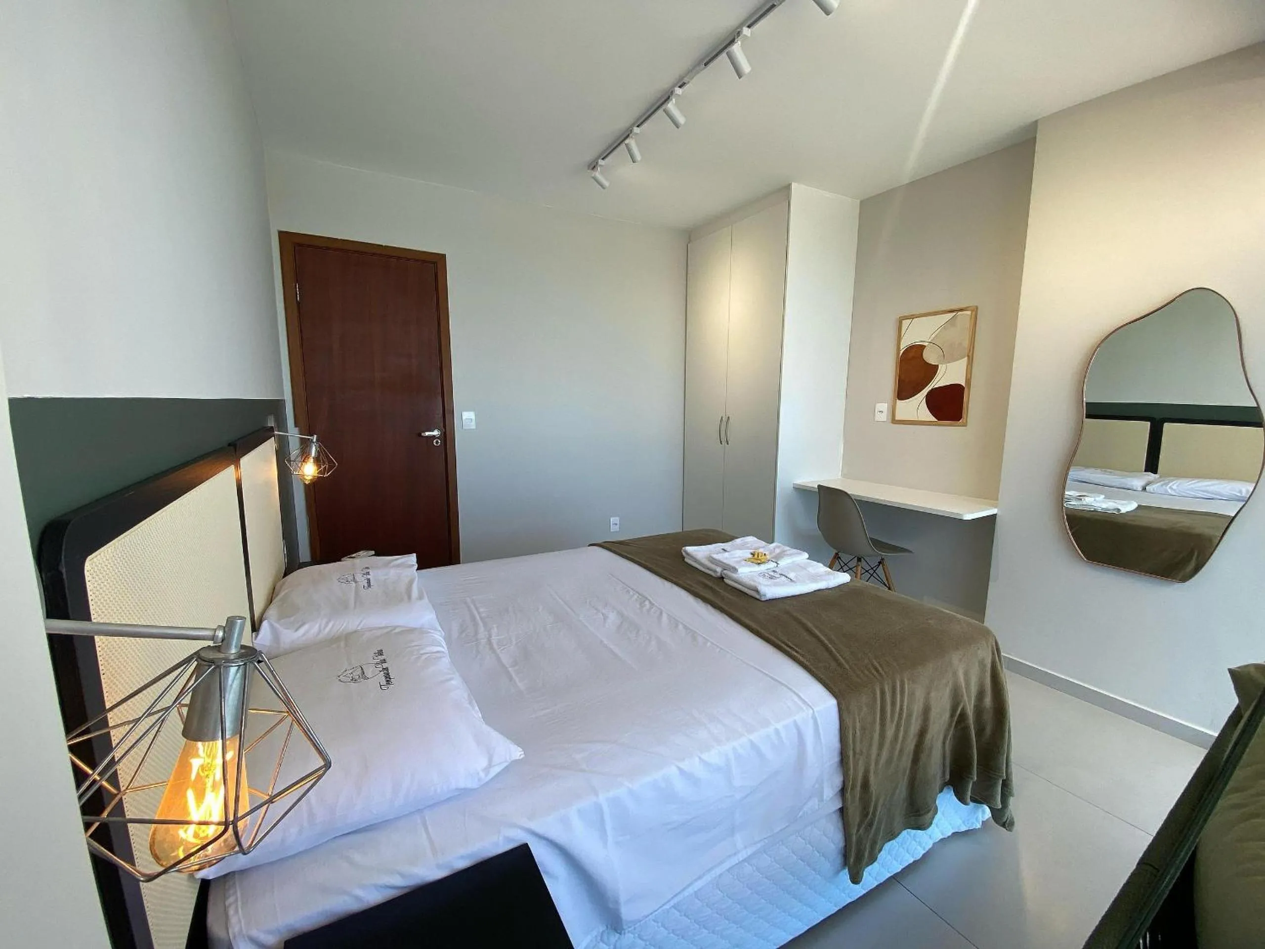 Photo of the whole room, Bed in Diamond Beach