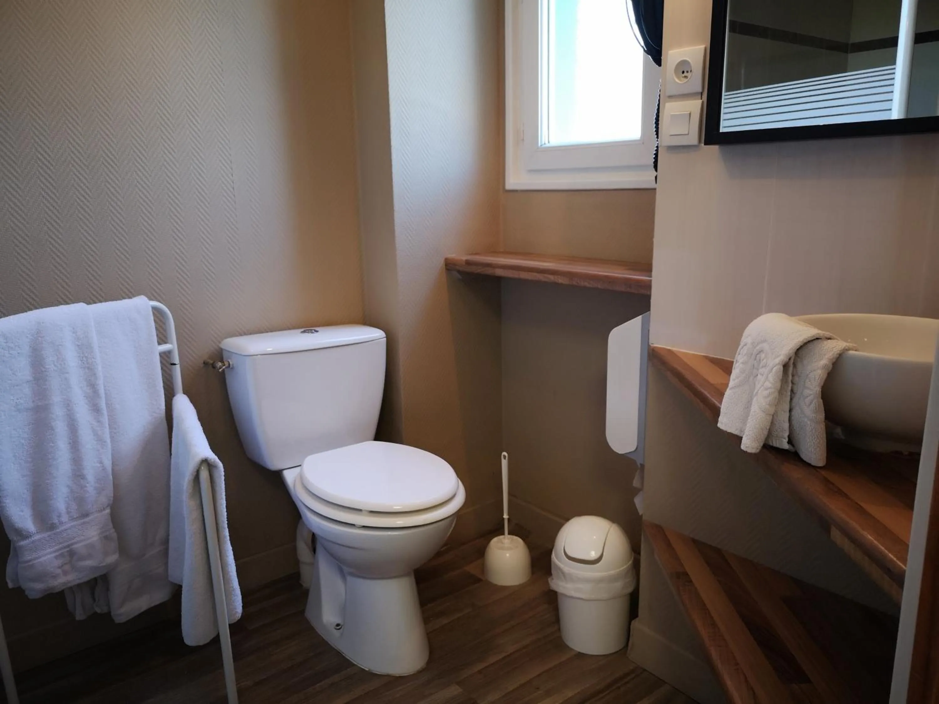 Shower in Les Camelias