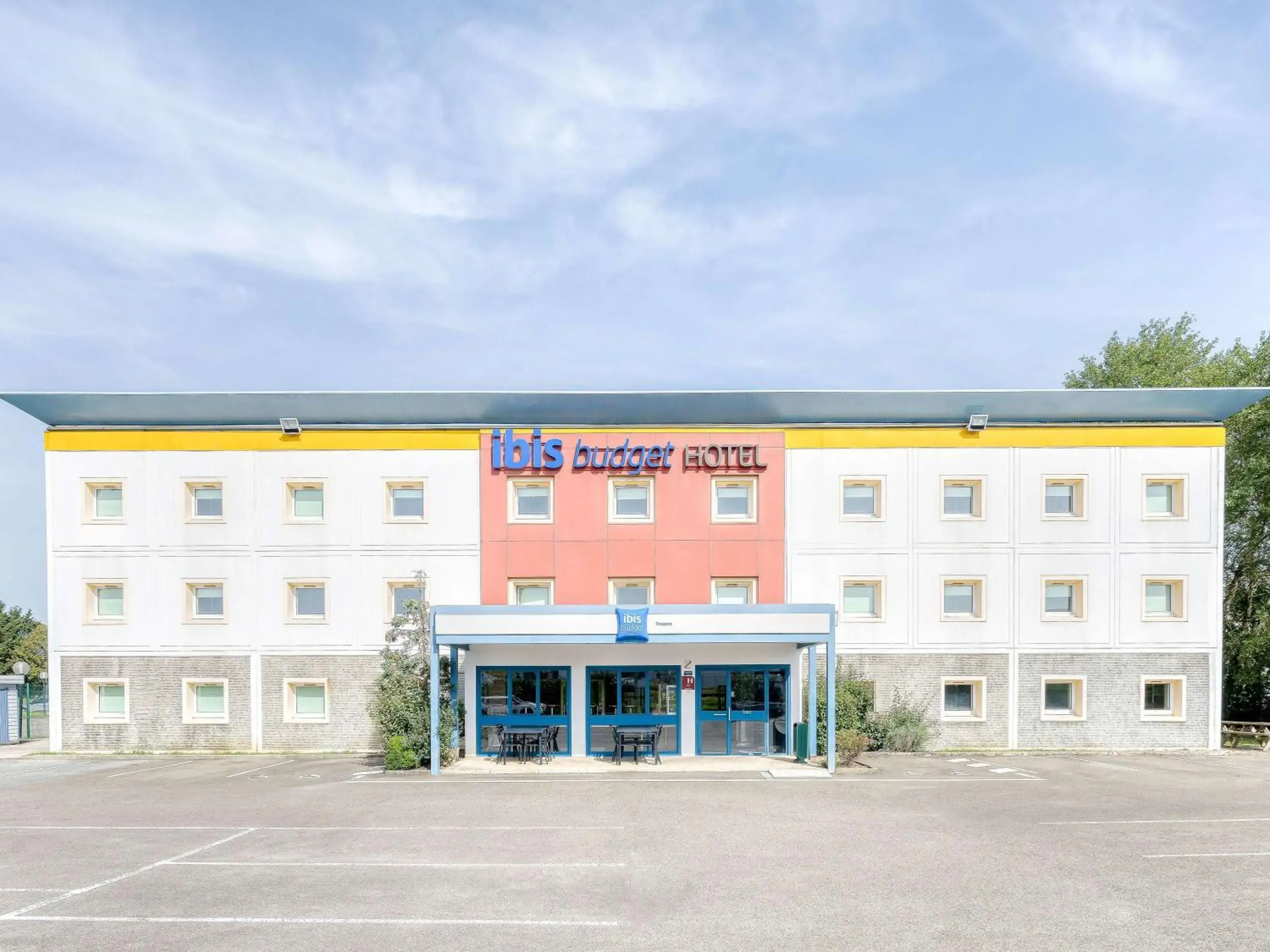 Property Building in ibis budget Versailles - Trappes