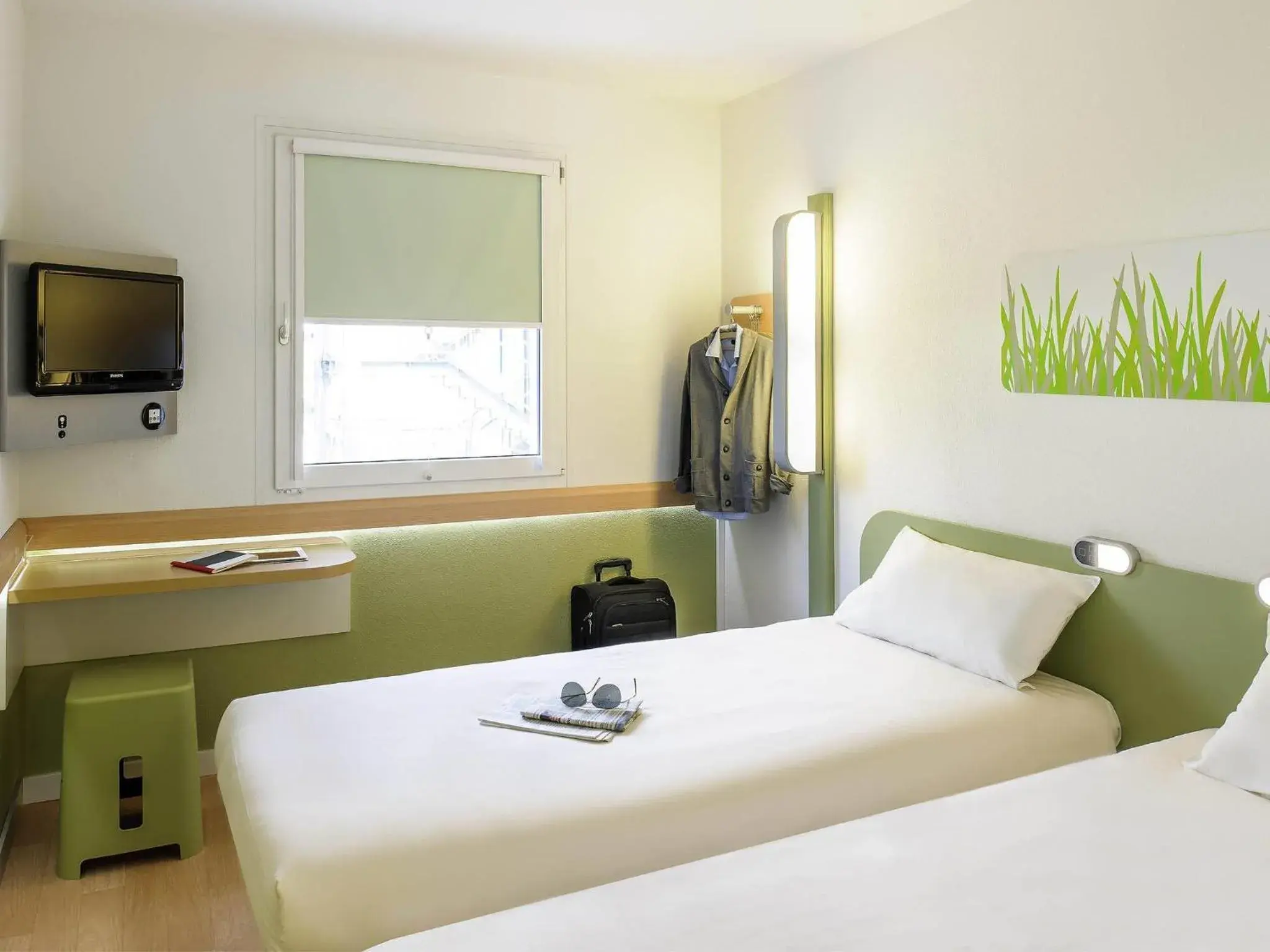 Bedroom, Bed in ibis budget Versailles - Trappes Bedroom, Bed in ibis budget Versailles - Trappes