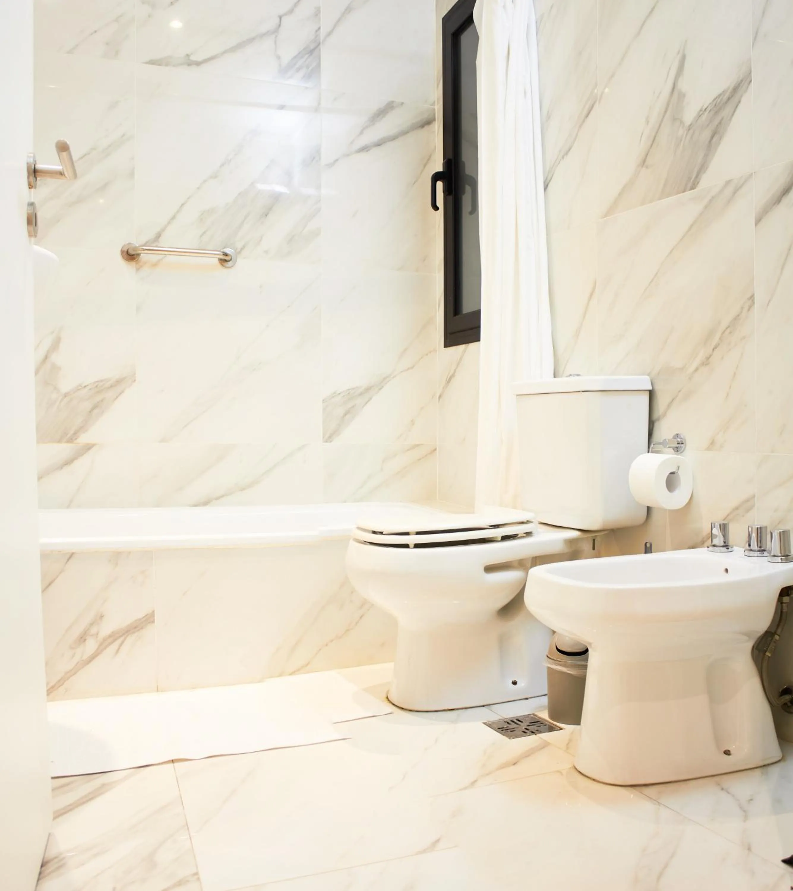 Bathroom in Monroe Suites