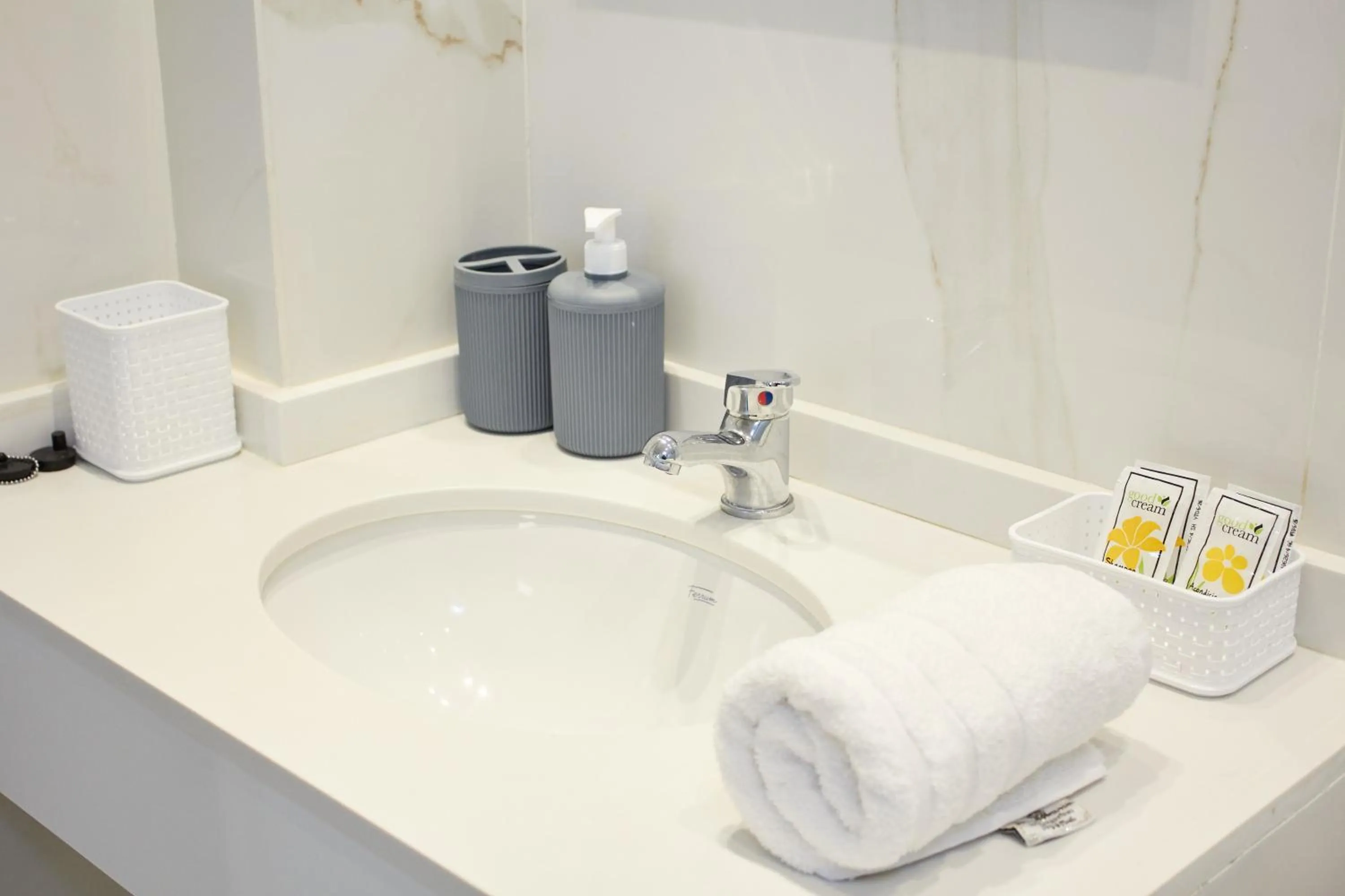 Bathroom in Monroe Suites