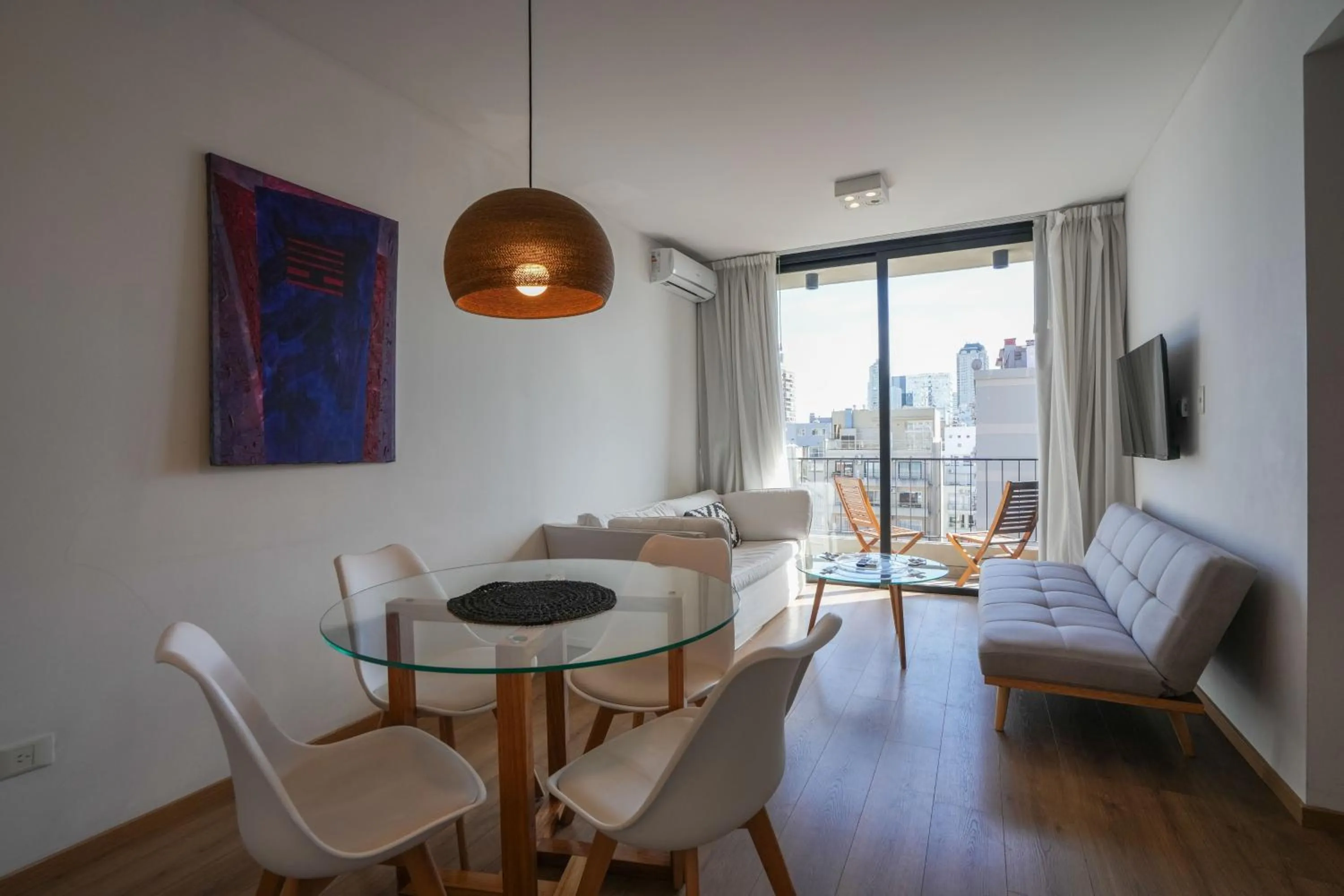 Dining area in Monroe Suites
