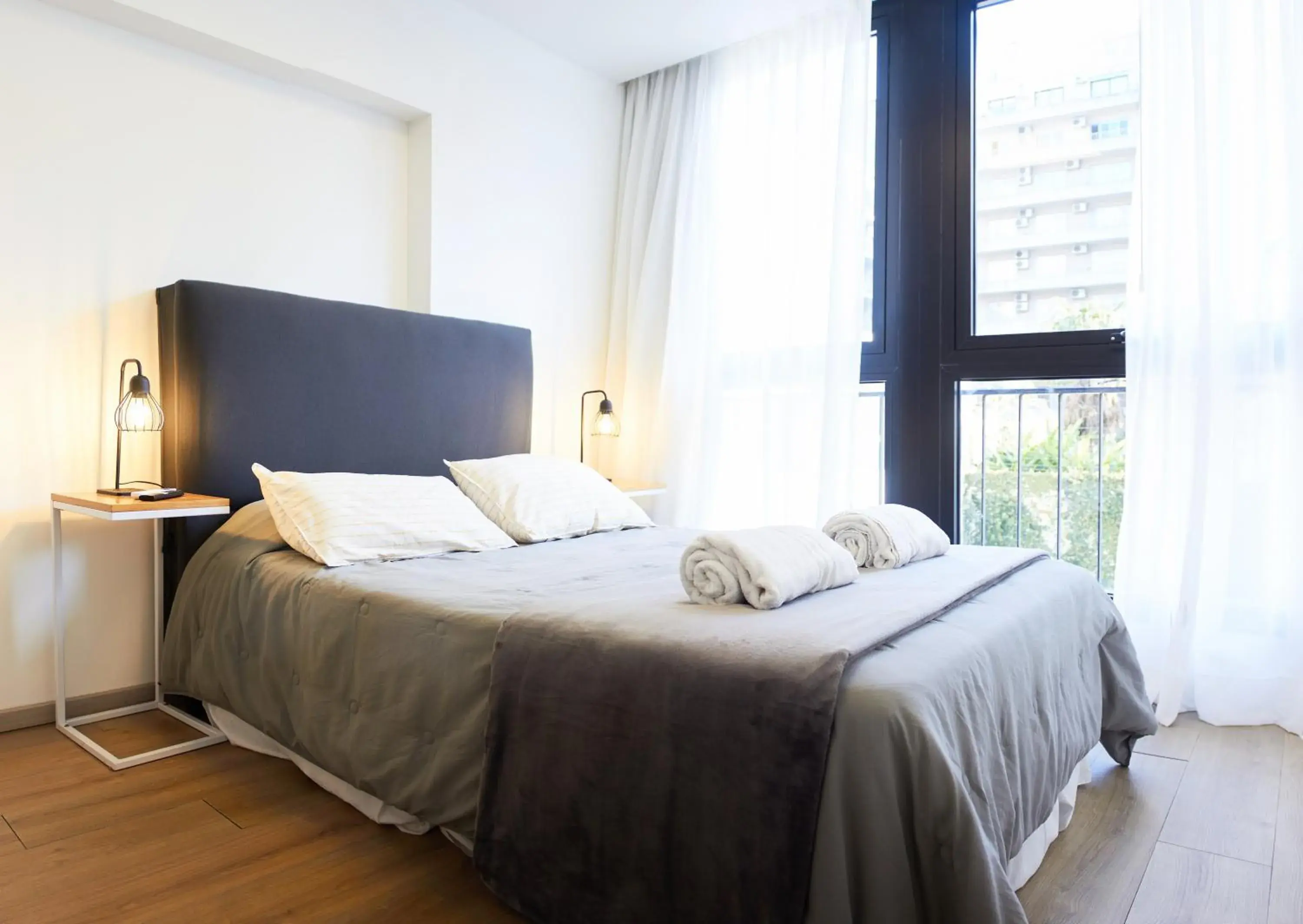 One-Bedroom Apartment in Monroe Suites One-Bedroom Apartment in Monroe Suites