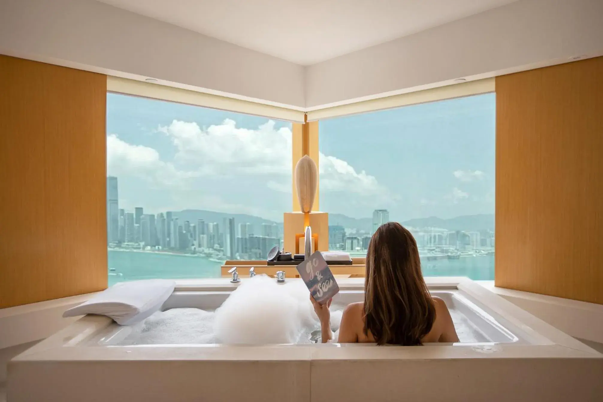 Property building, Bed in Upper House Hong Kong Property building, Bed in Upper House Hong Kong