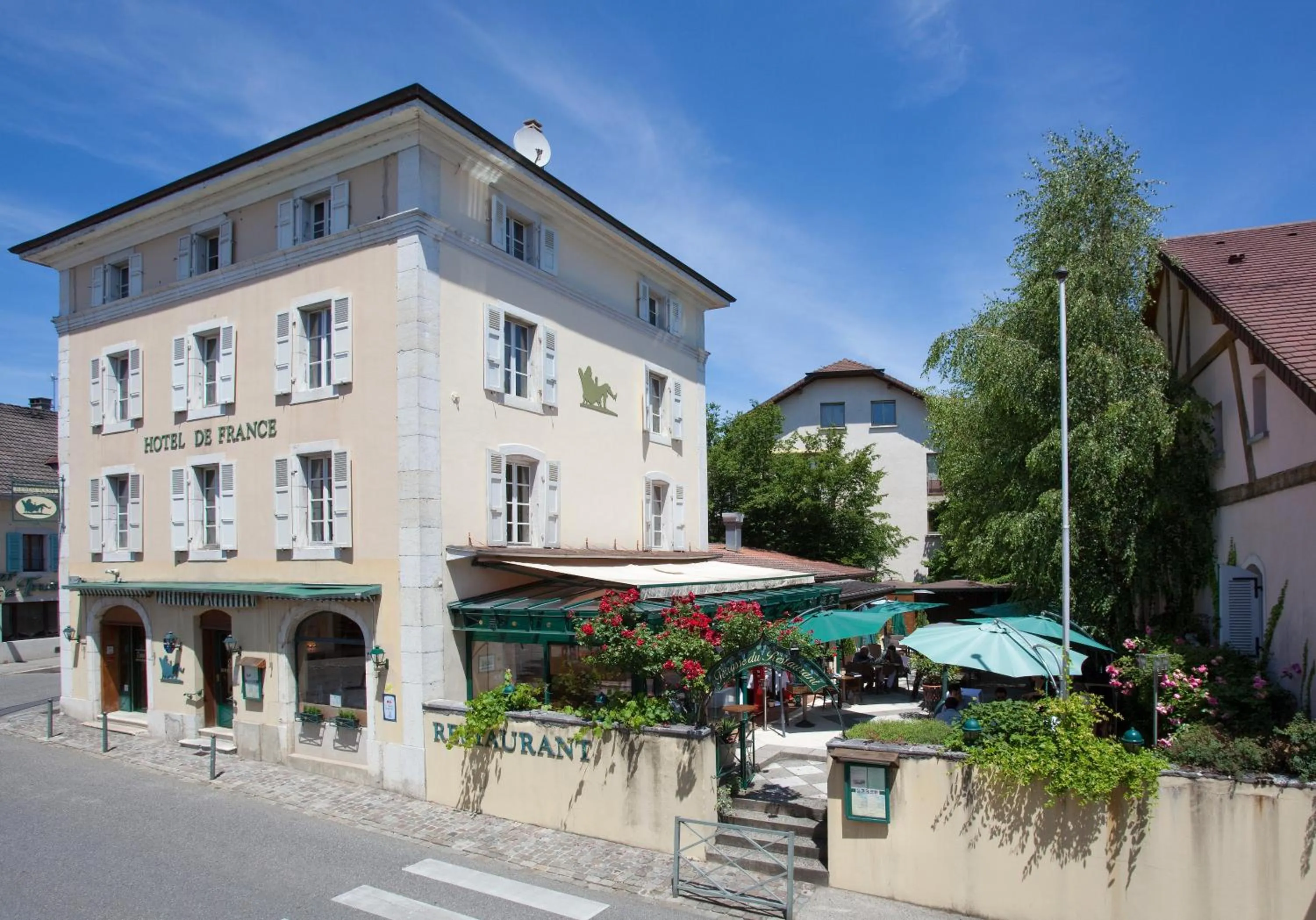 Facade/entrance in Hôtel de France - Le Patriarche