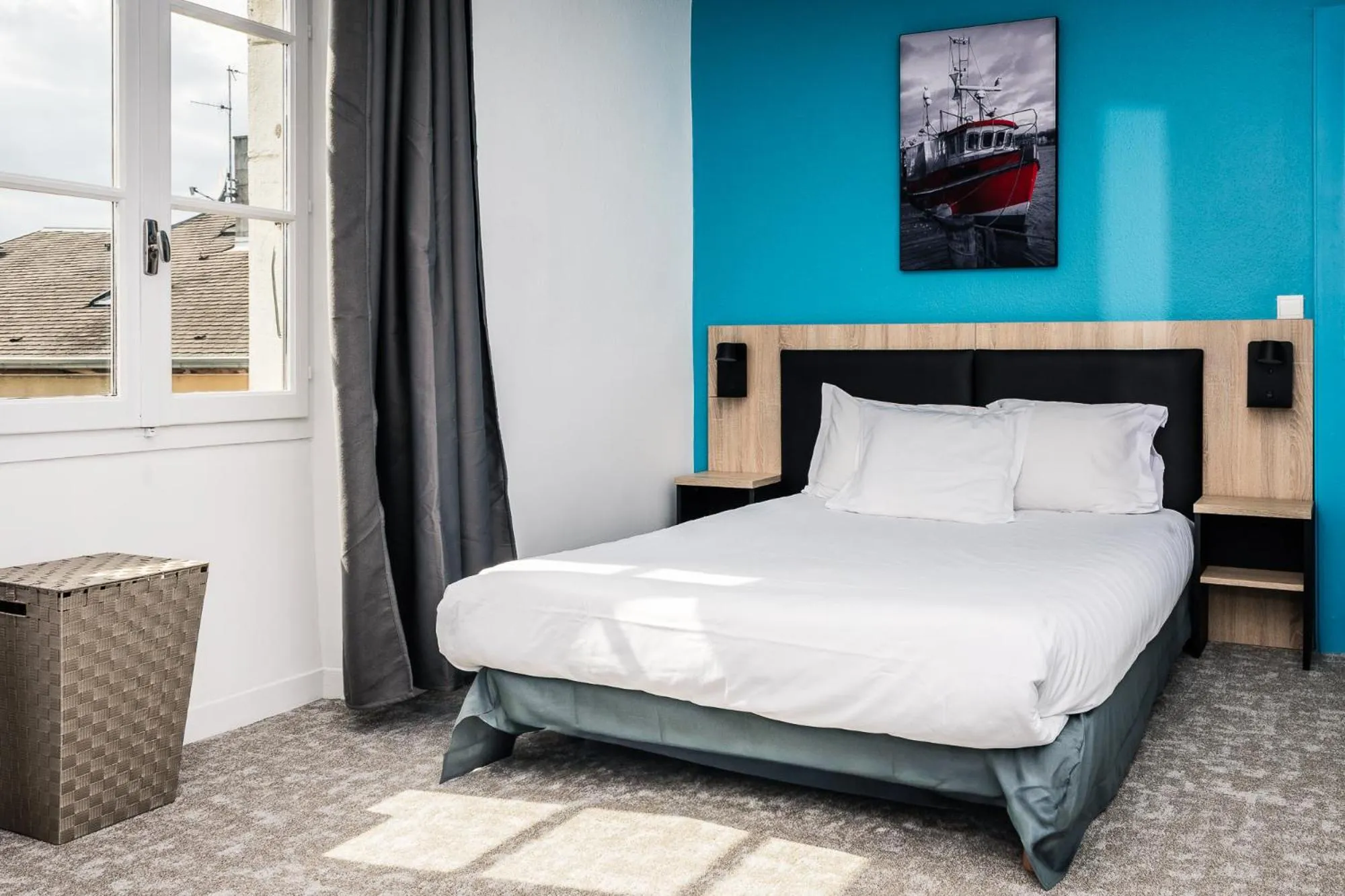 Bed in Hôtel de France - Le Patriarche