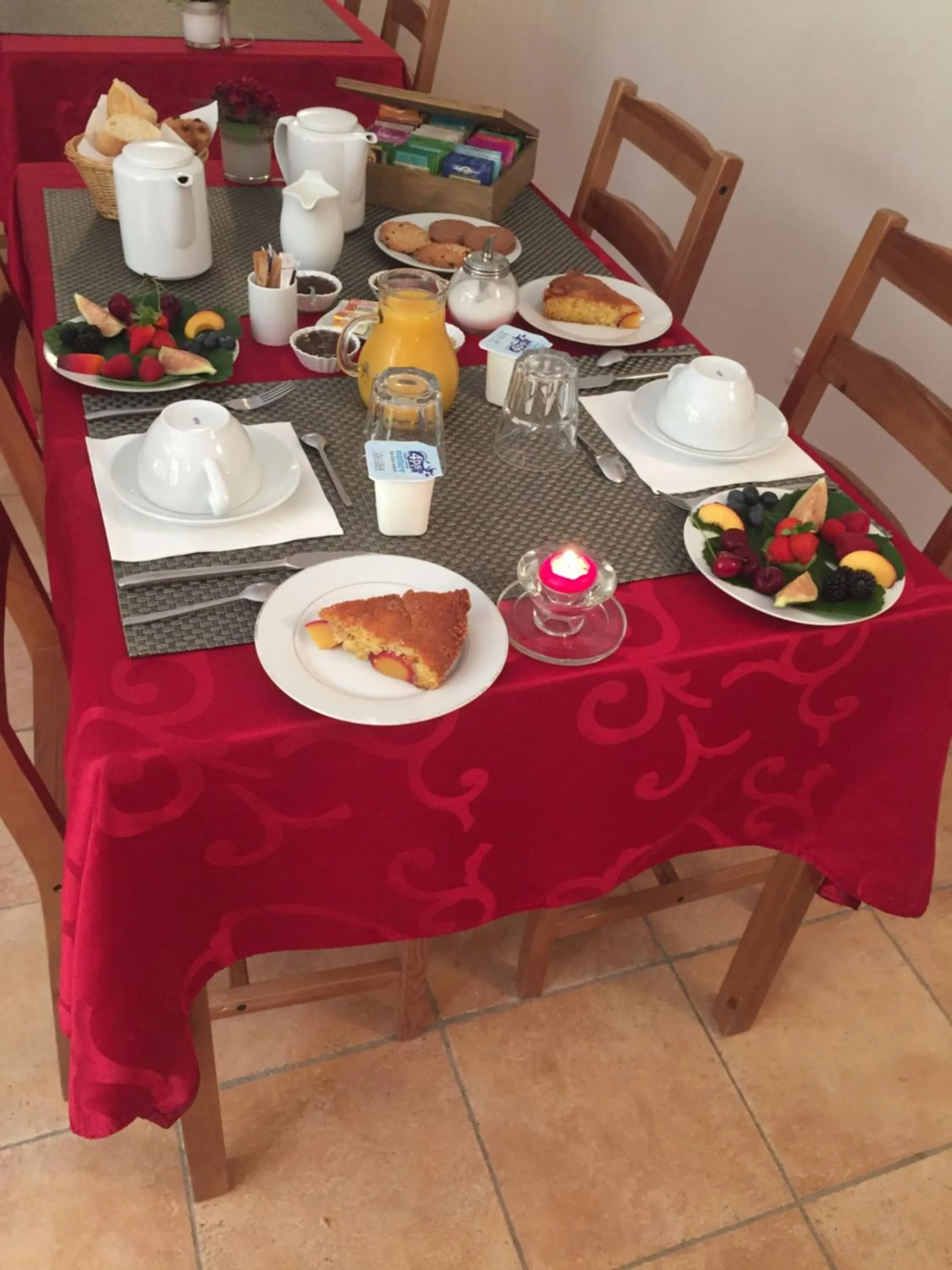 Continental breakfast in Le Mas des Chênes