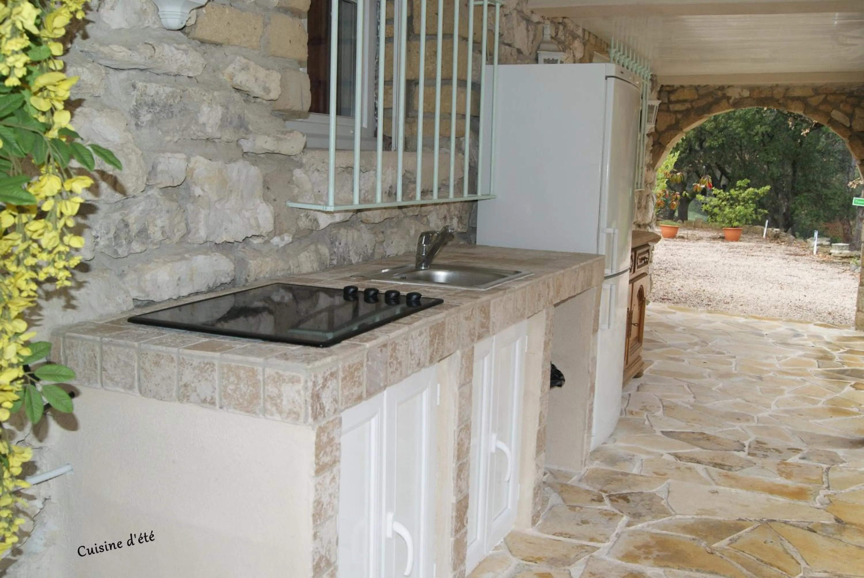 Communal kitchen in Le Mas des Chênes