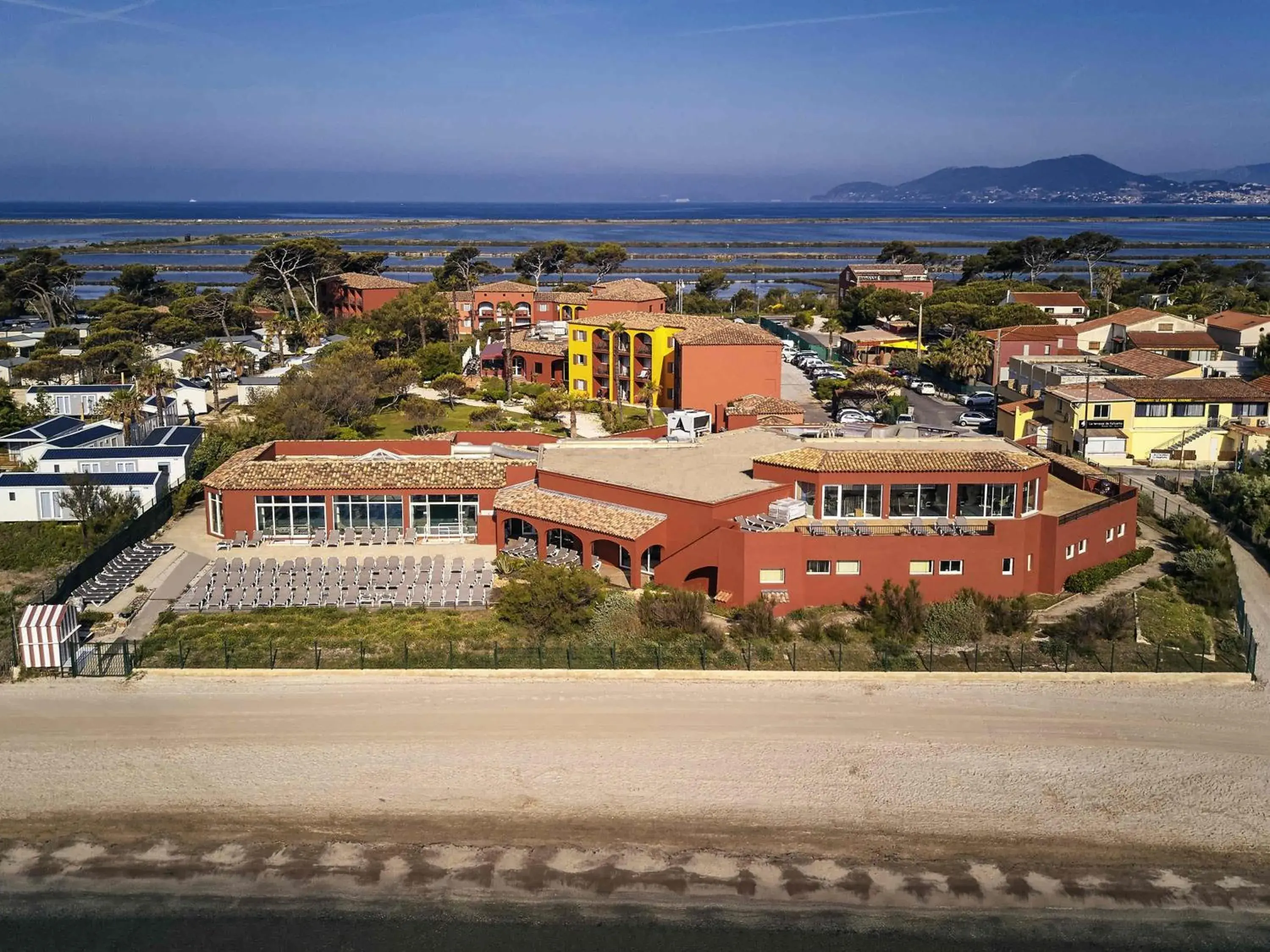 Property building in ibis Thalassa Hyeres Plage Property building in ibis Thalassa Hyeres Plage