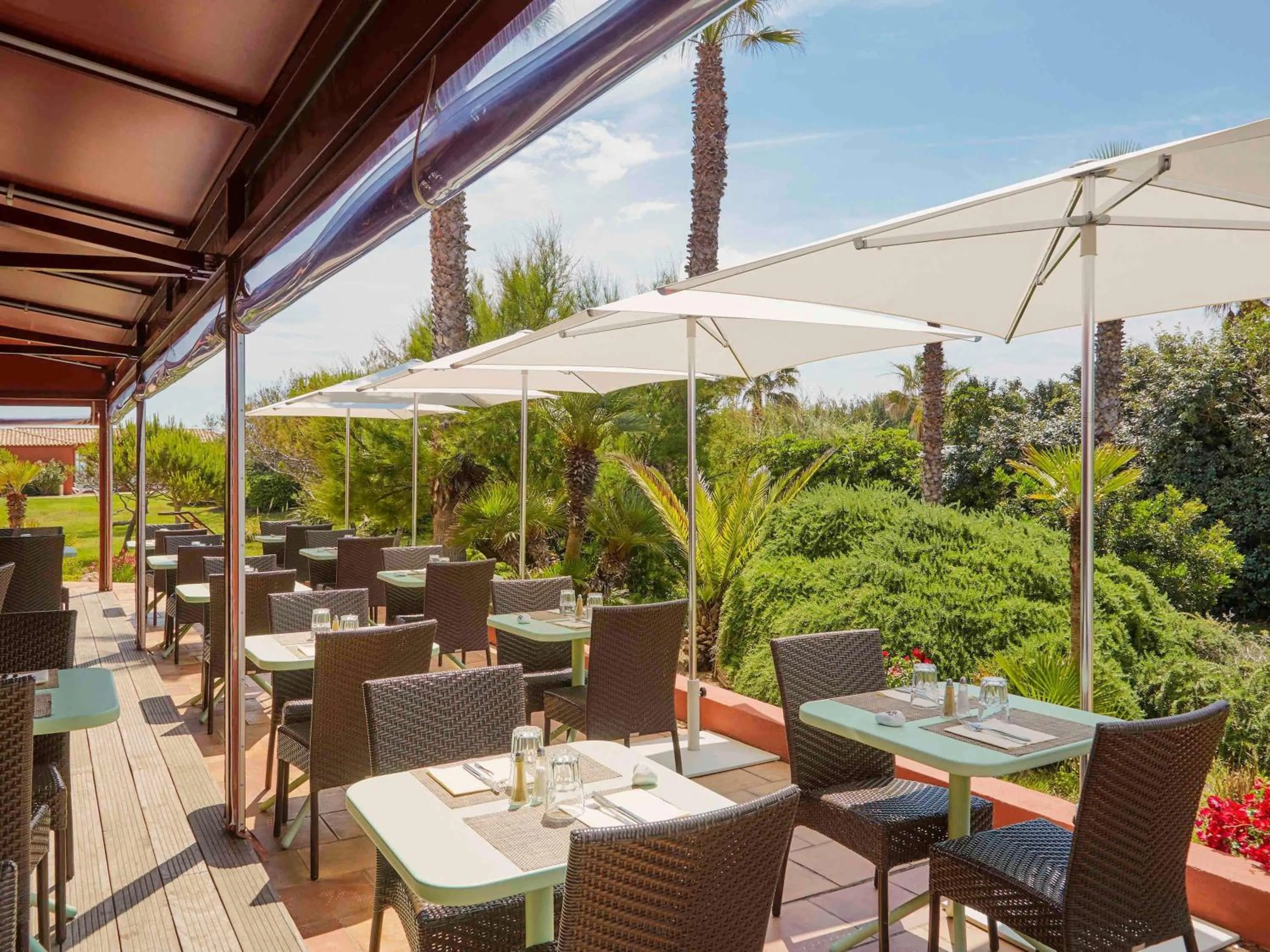 Restaurant/places to eat in ibis Thalassa Hyeres Plage