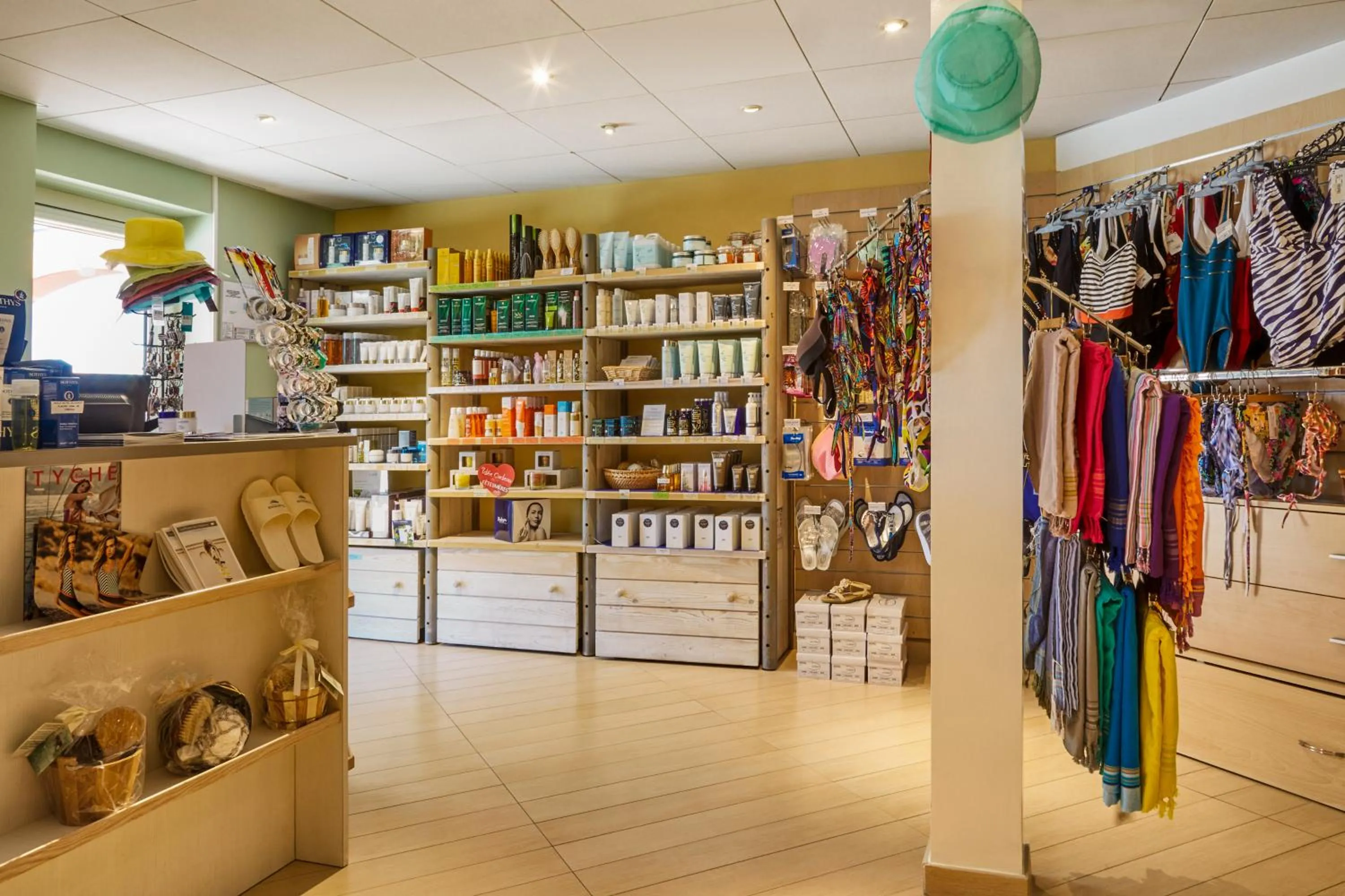 On-site shops in ibis Thalassa Hyeres Plage