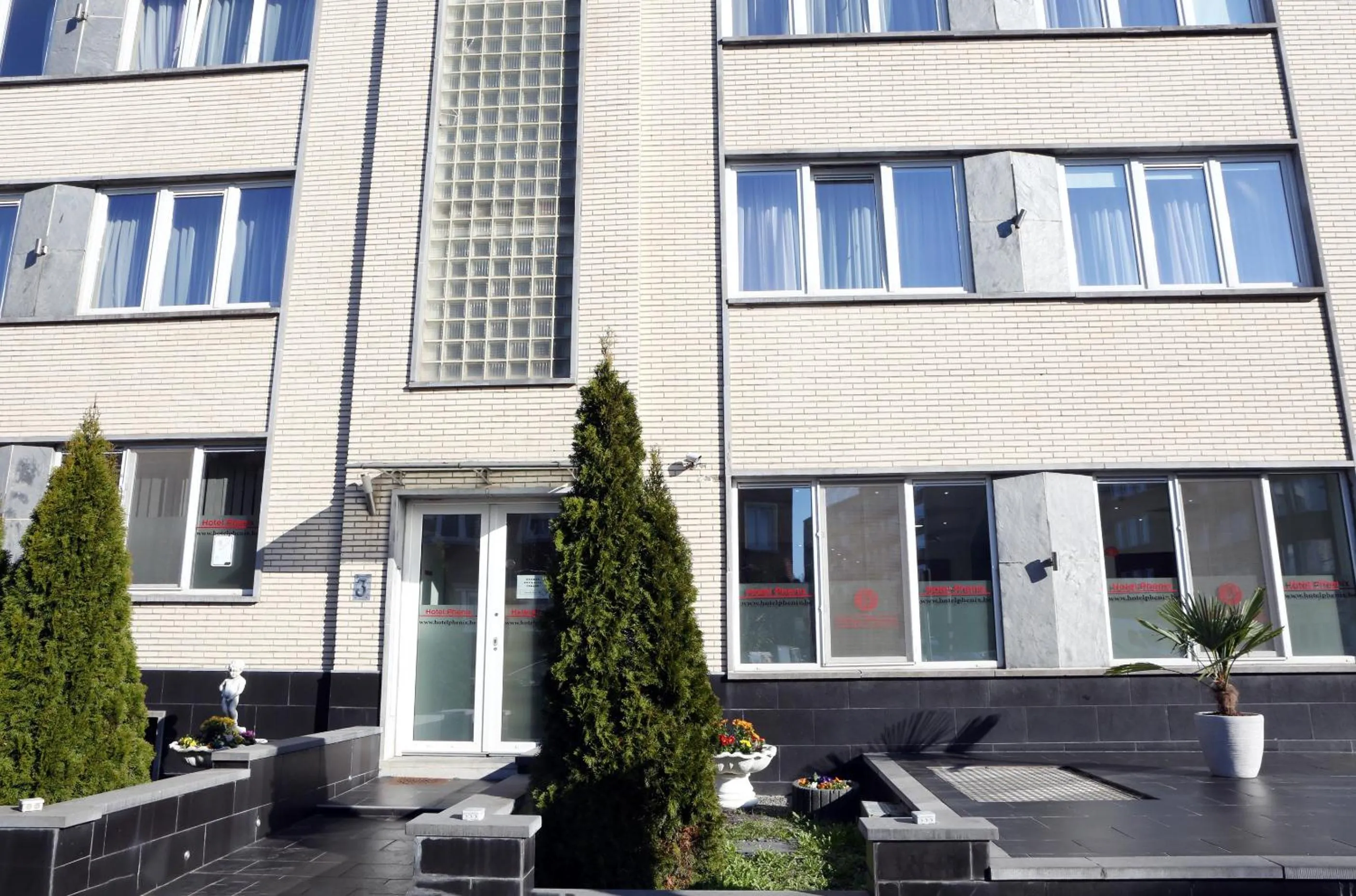 Property building in Hotel Phenix