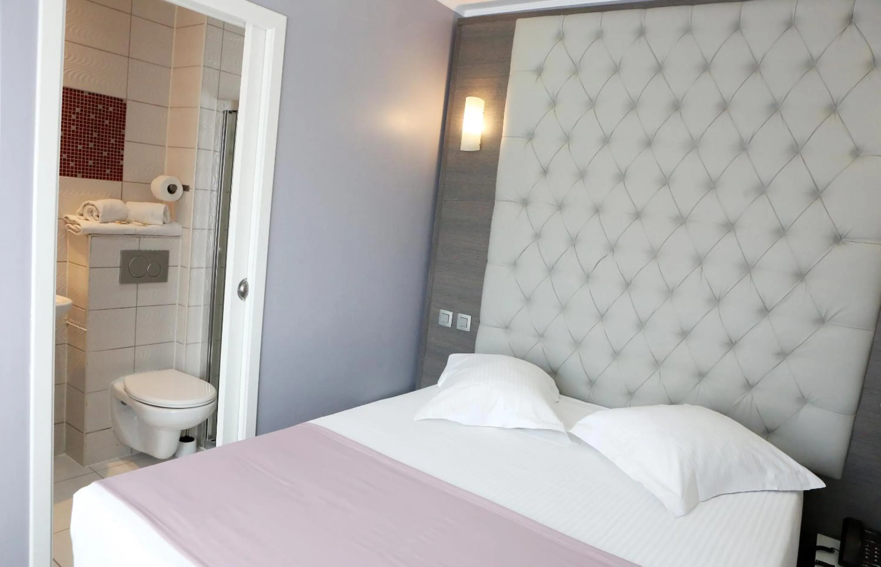 Photo of the whole room, Bed in Hotel Phenix