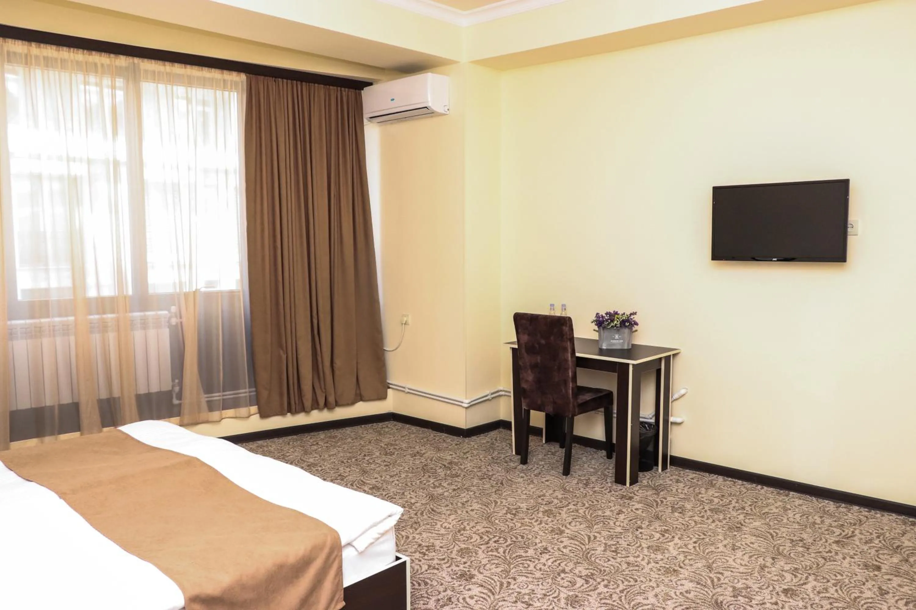 Bed in Yerevan Centre Hotel