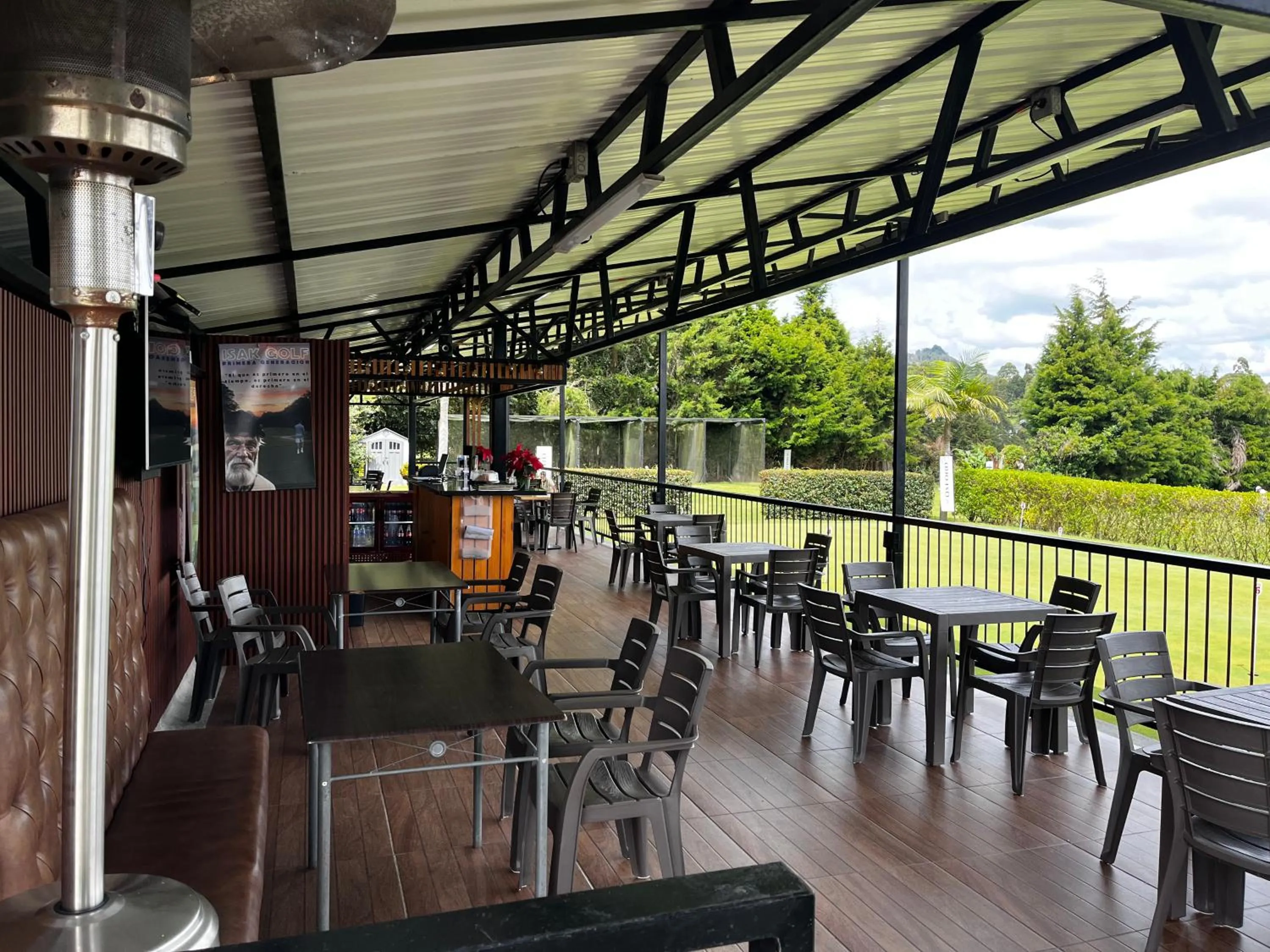 Restaurant/places to eat in Hotel & Golf Isak Aeropuerto