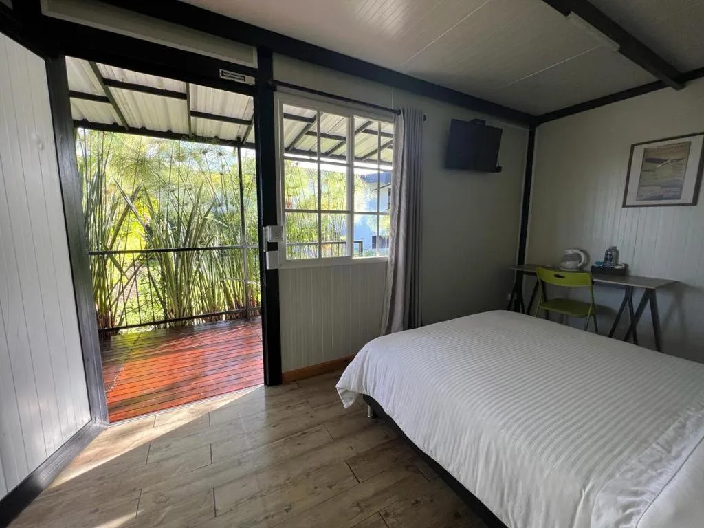 Balcony/Terrace, Bed in Hotel & Golf Isak Aeropuerto