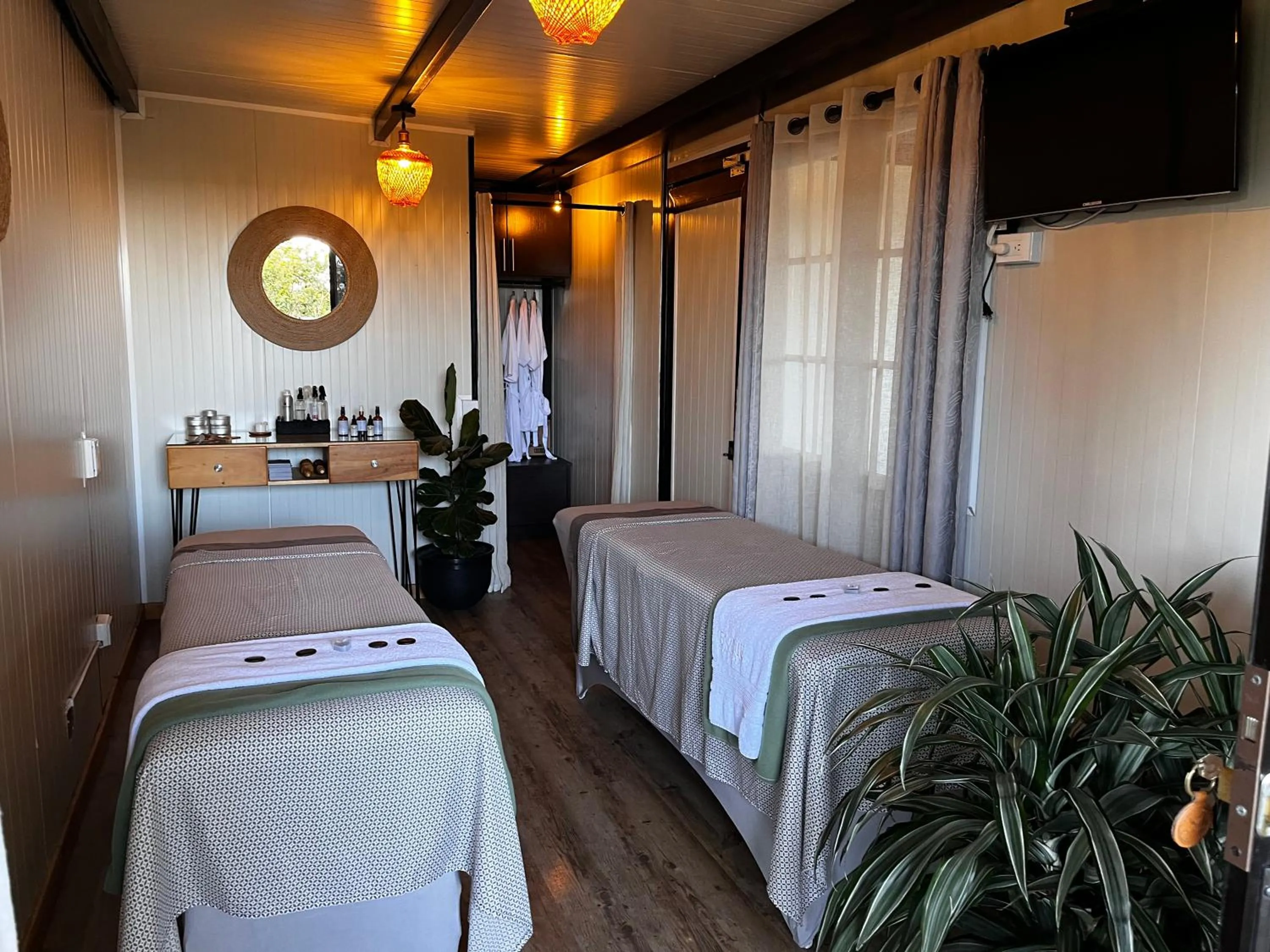 Spa and wellness centre/facilities, Bed in Hotel & Golf Isak Aeropuerto