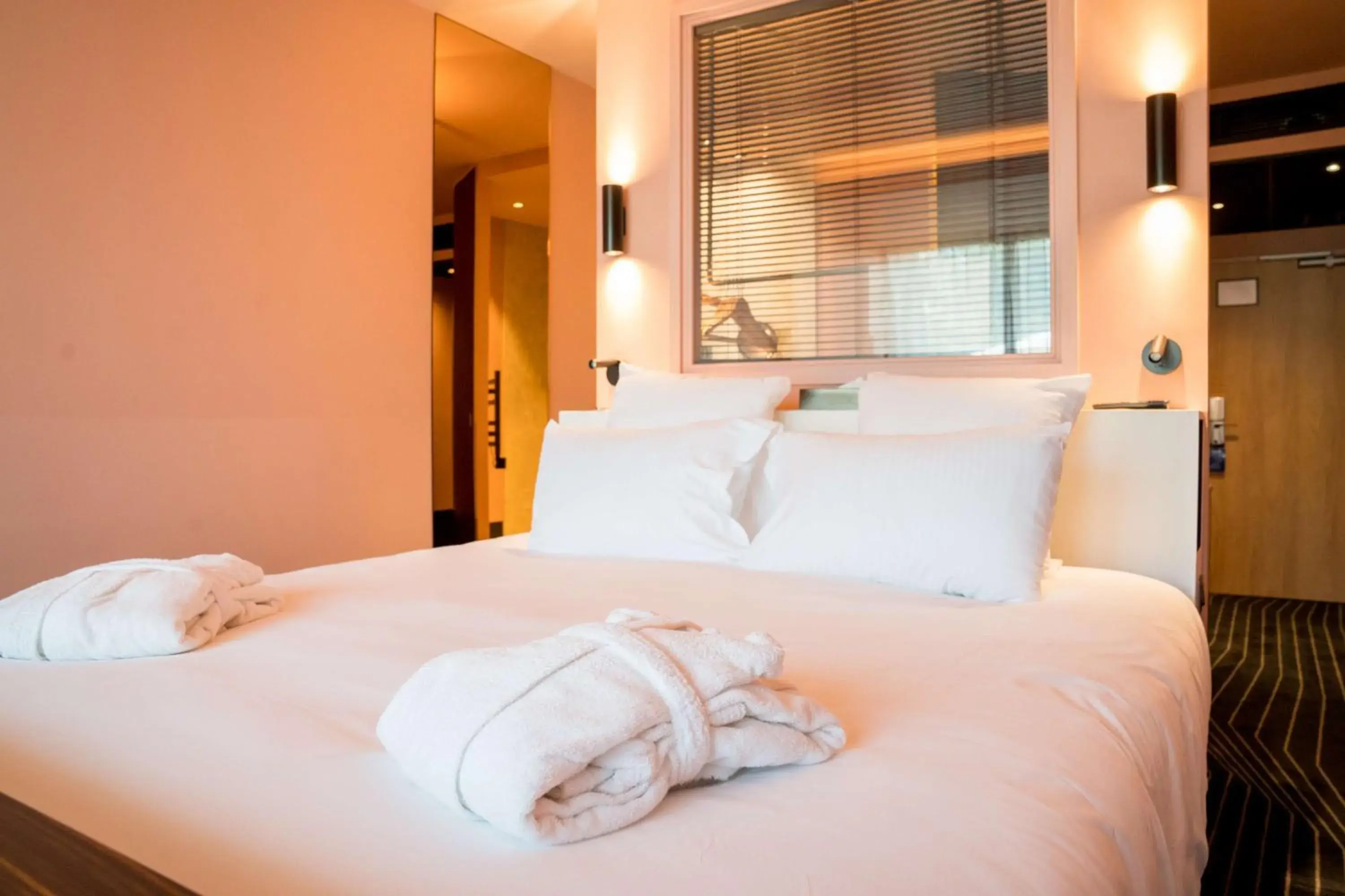 Bedroom, Bed in Best Western Plus Clos Syrah Bedroom, Bed in Best Western Plus Clos Syrah