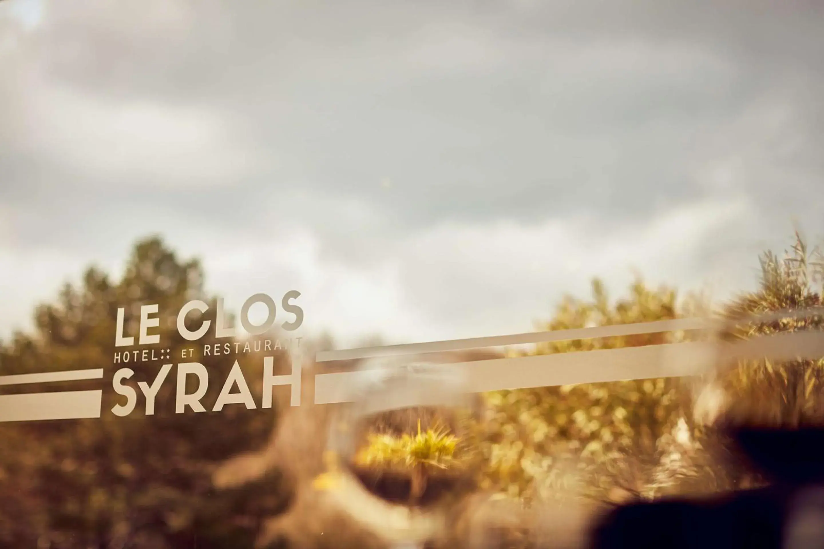 Property building in Best Western Plus Clos Syrah Property building in Best Western Plus Clos Syrah