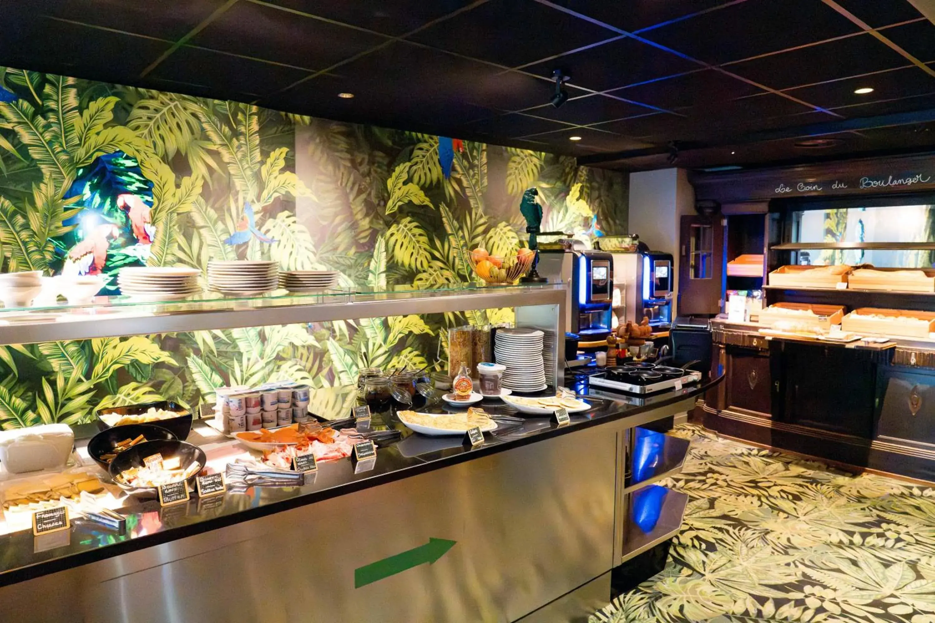 Buffet breakfast in Best Western Plus Clos Syrah Buffet breakfast in Best Western Plus Clos Syrah