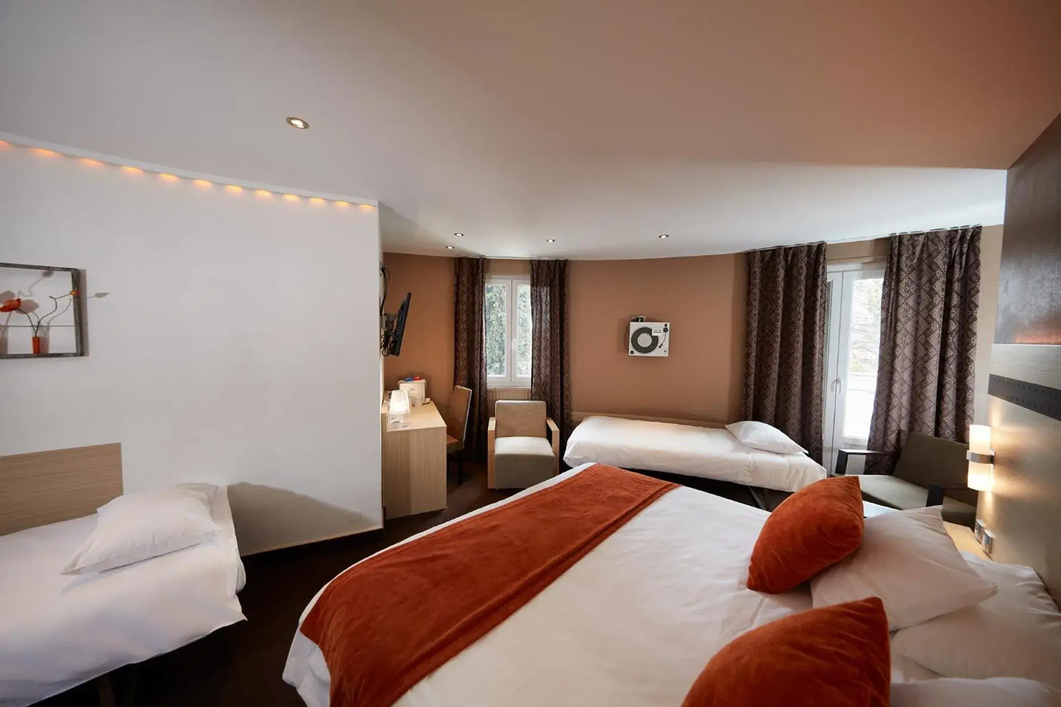 Bed in Best Western Plus Clos Syrah Bed in Best Western Plus Clos Syrah