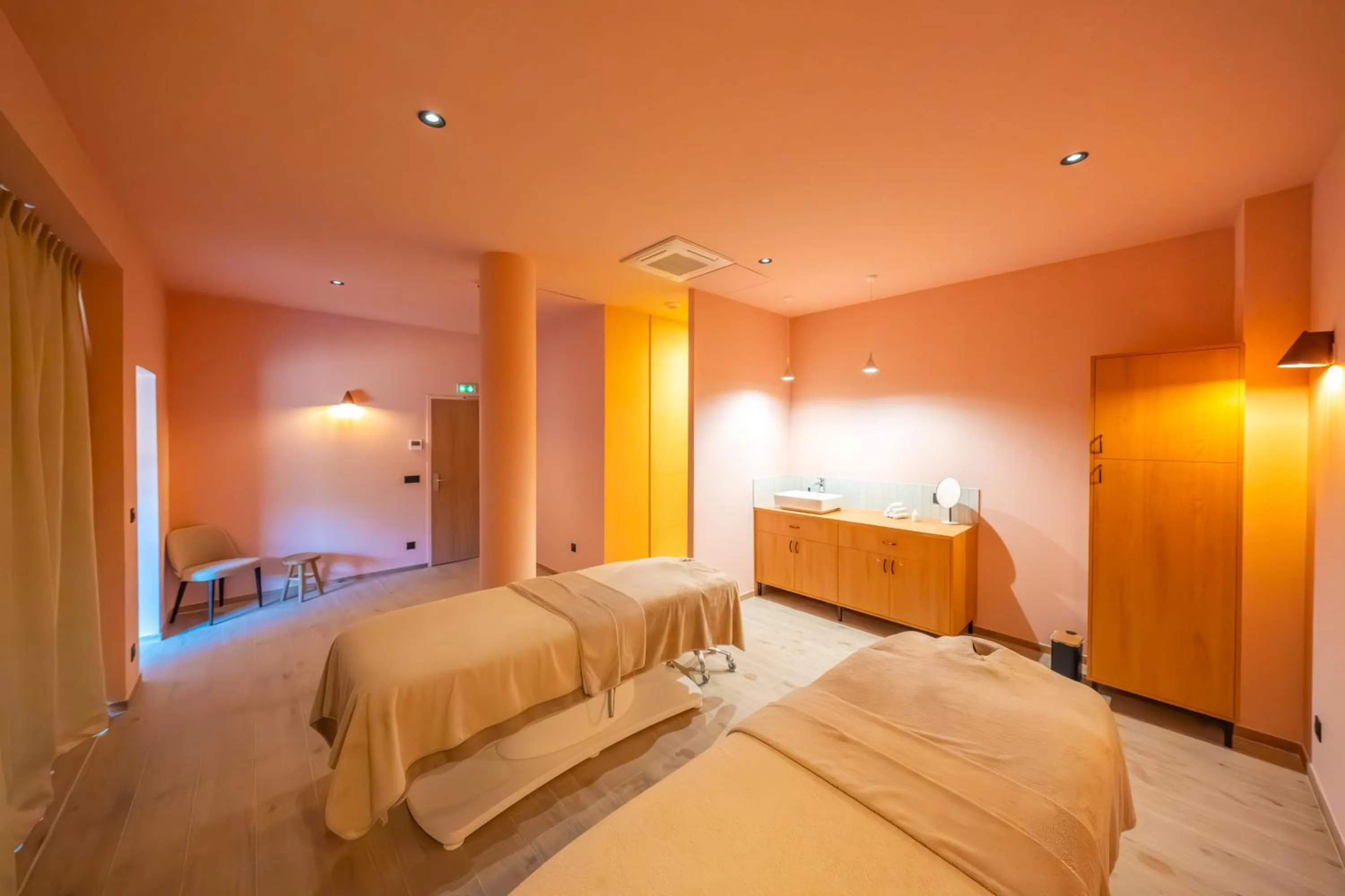 Spa and wellness centre/facilities, Bed in Best Western Plus Clos Syrah