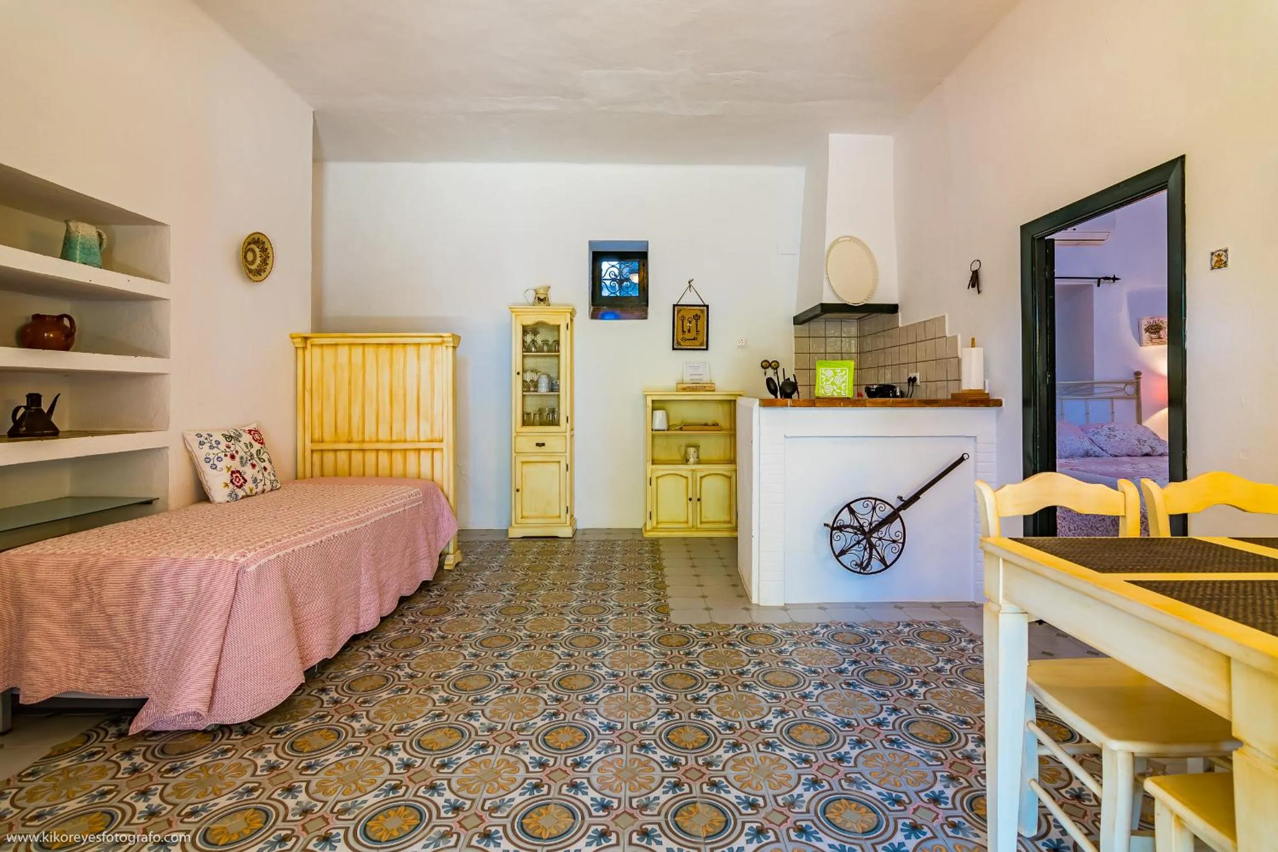 Kitchen or kitchenette, Bed in Cortijo El Indiviso