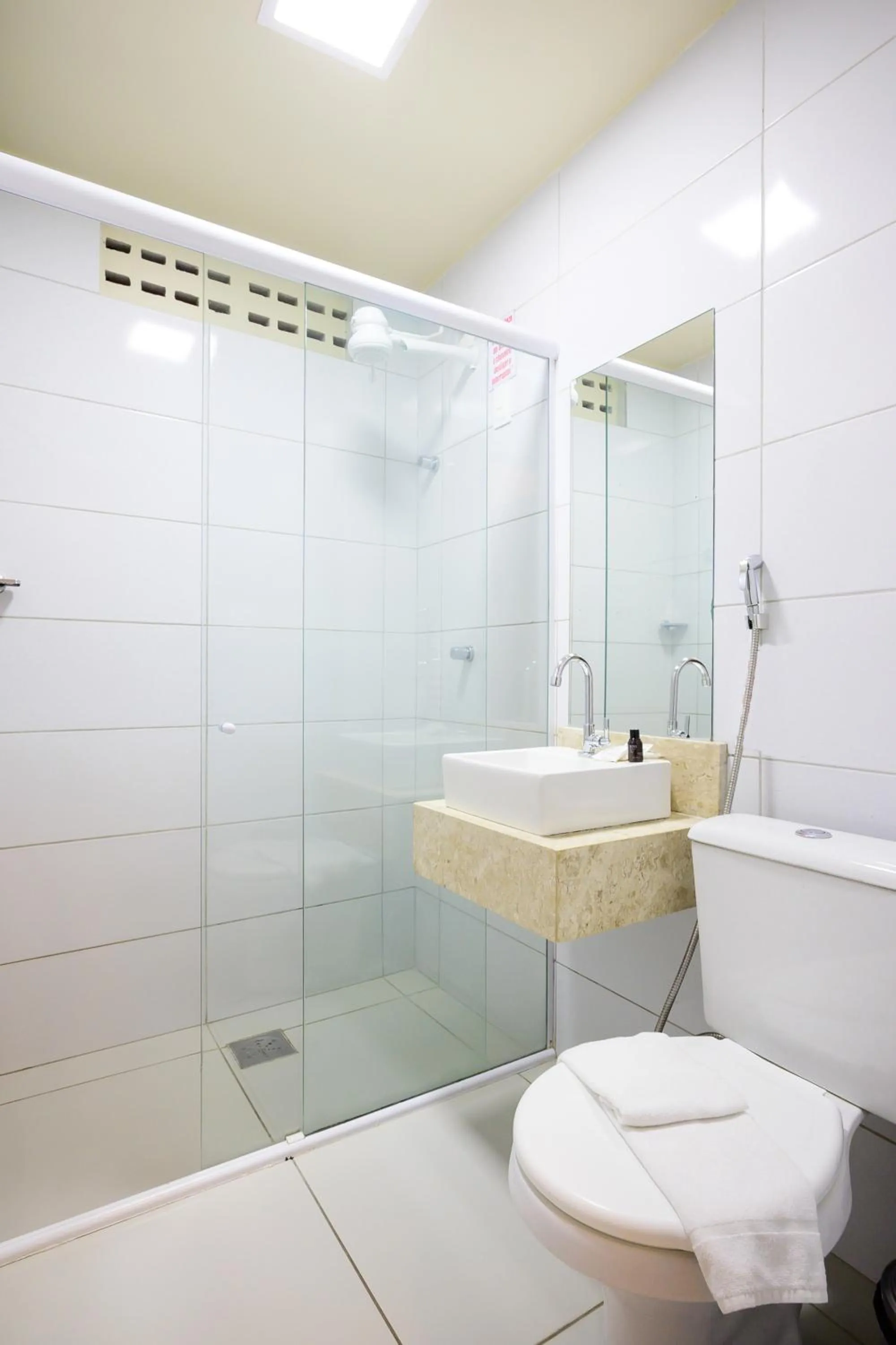 Bathroom in Nordeste Palace Hotel - Fortaleza
