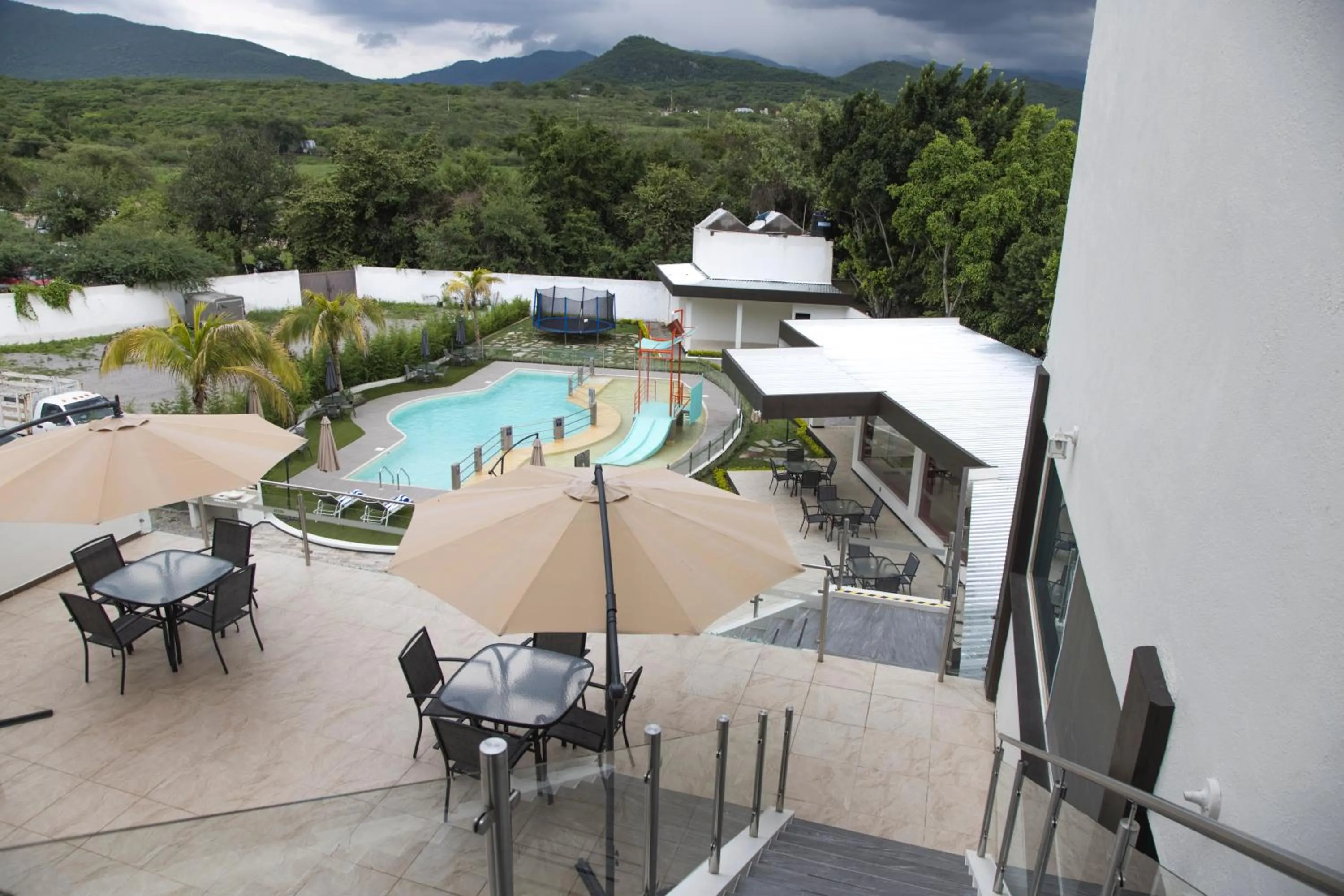 La Terraza Hotel