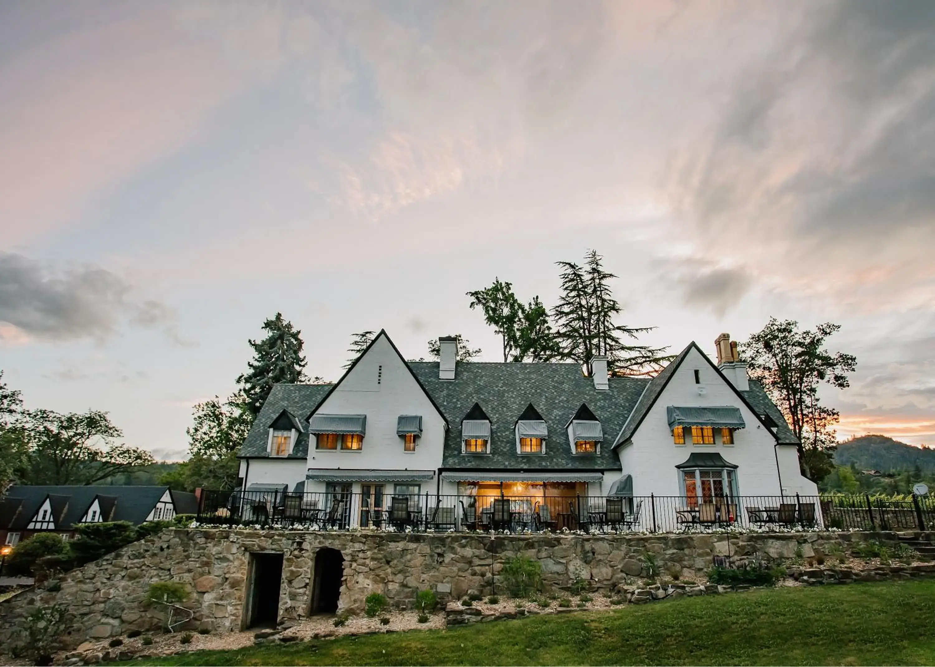 Property building in Hummingbird Estate Property building in Hummingbird Estate