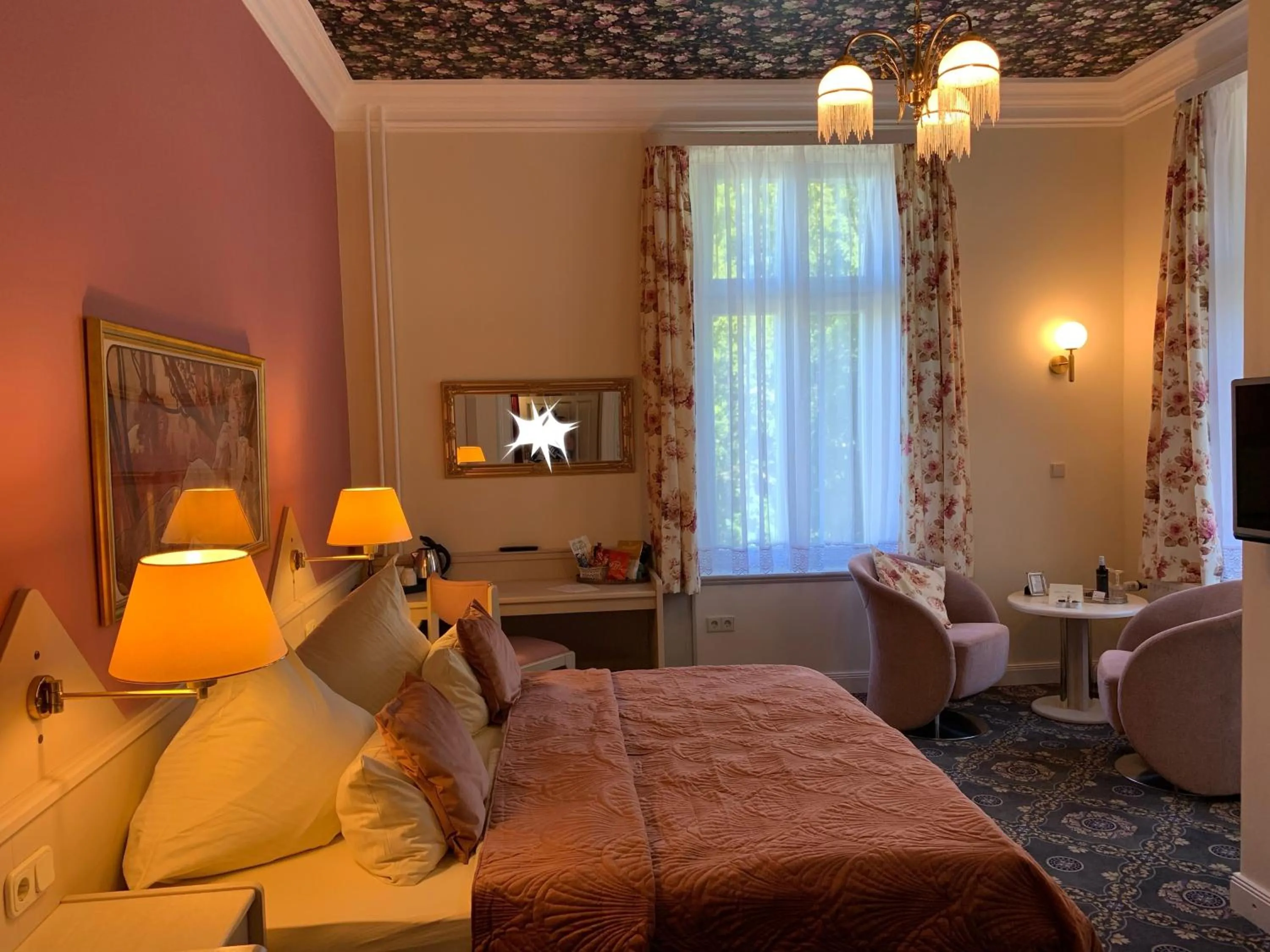 Bed in Hotel Seeufer