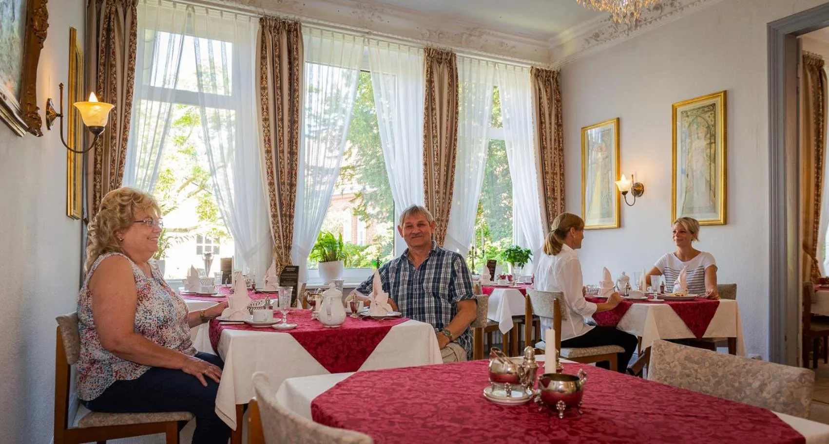 Restaurant/places to eat in Hotel Seeufer