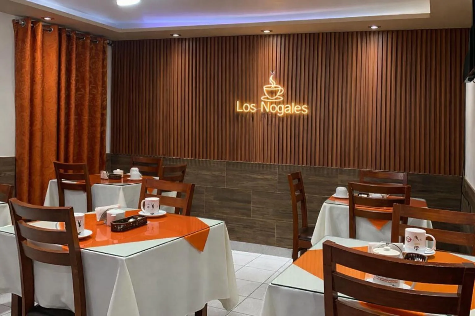 Restaurant/places to eat in Hotel Los Nogales