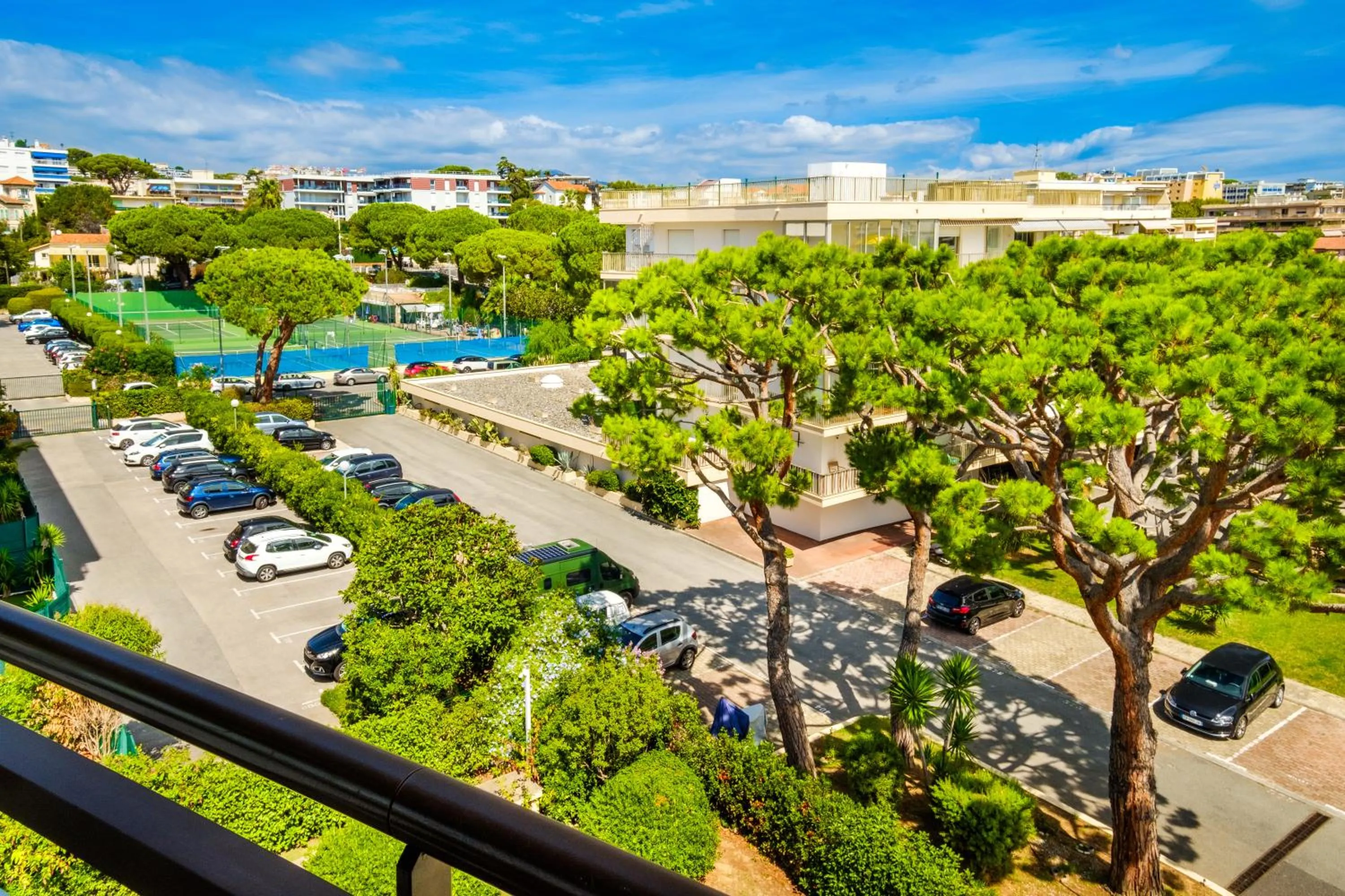 Property building in Résidence Pierre & Vacances Heliotel Marine