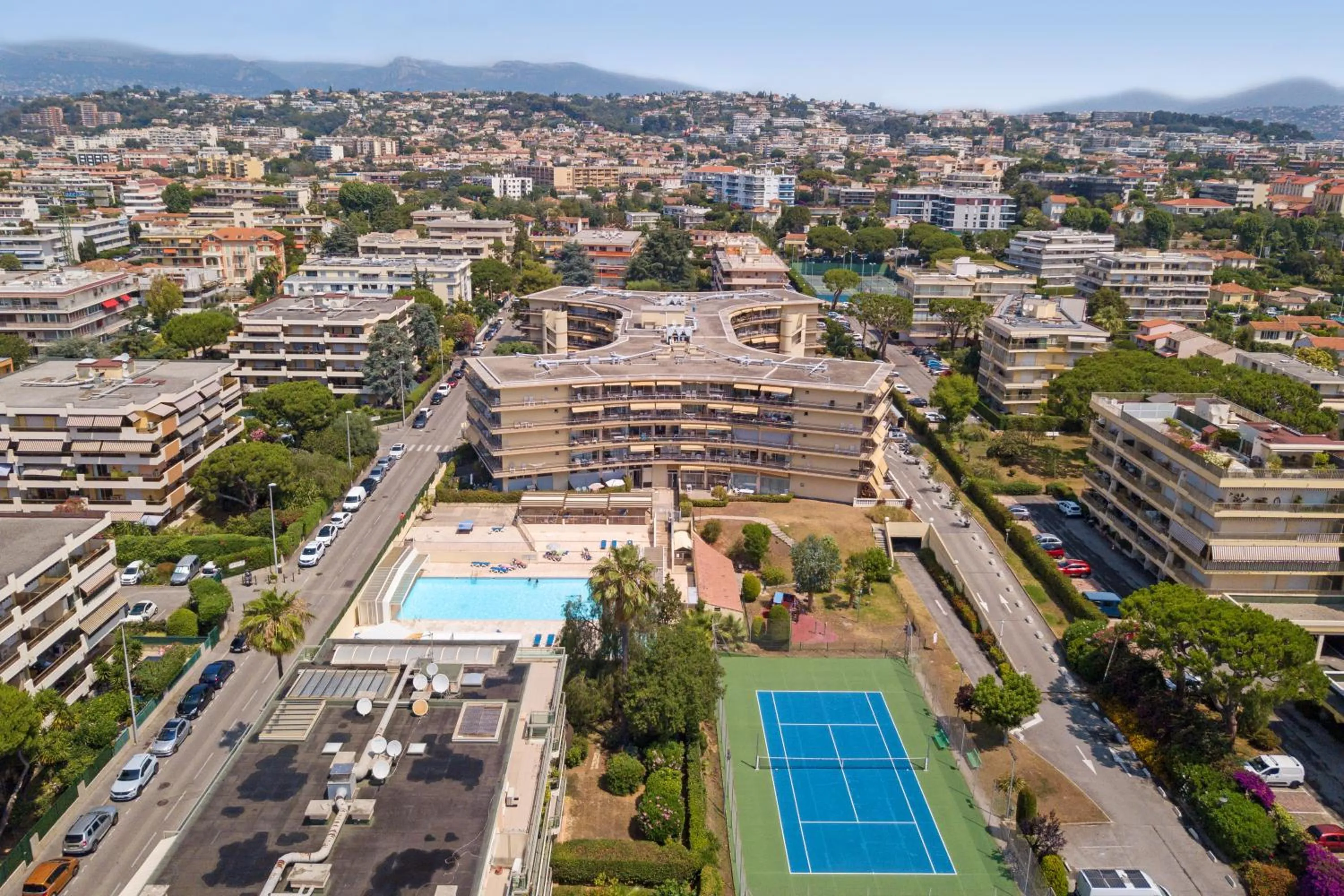 Property building in Résidence Pierre & Vacances Heliotel Marine