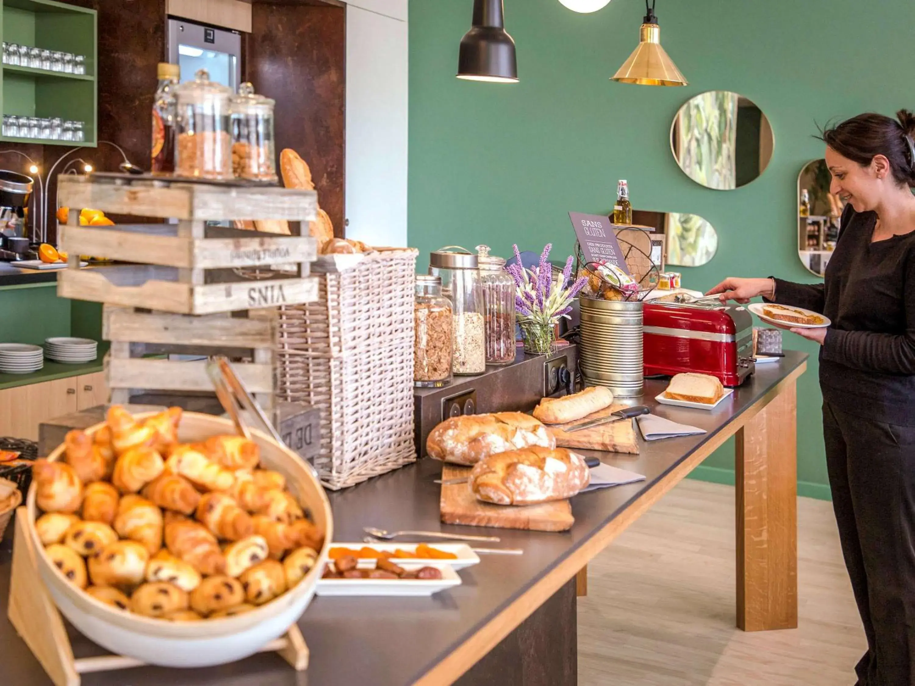 Restaurant/places to eat in Ibis Cavaillon Portes du Luberon Restaurant/places to eat in Ibis Cavaillon Portes du Luberon