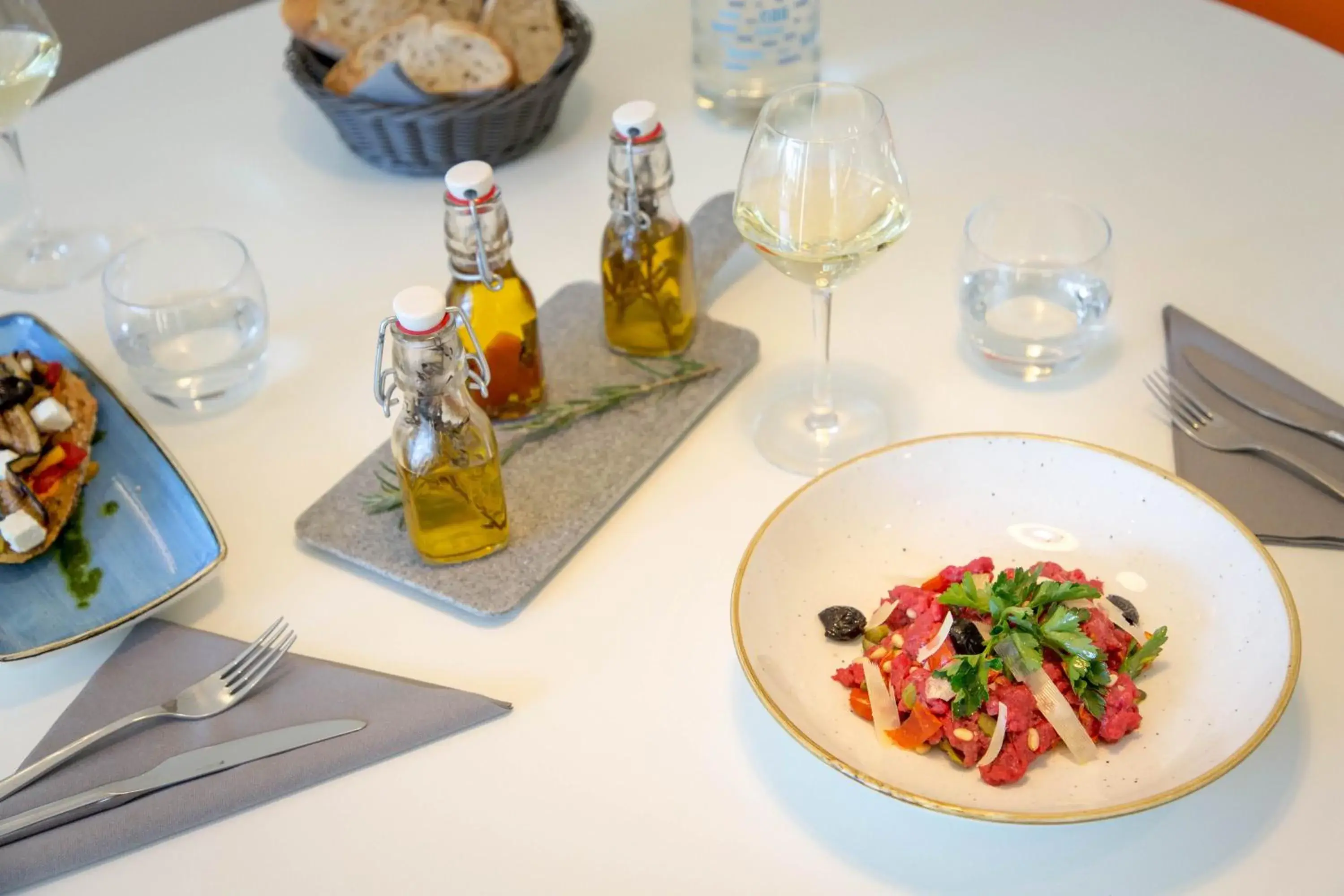 Restaurant/places to eat in Ibis Cavaillon Portes du Luberon Restaurant/places to eat in Ibis Cavaillon Portes du Luberon
