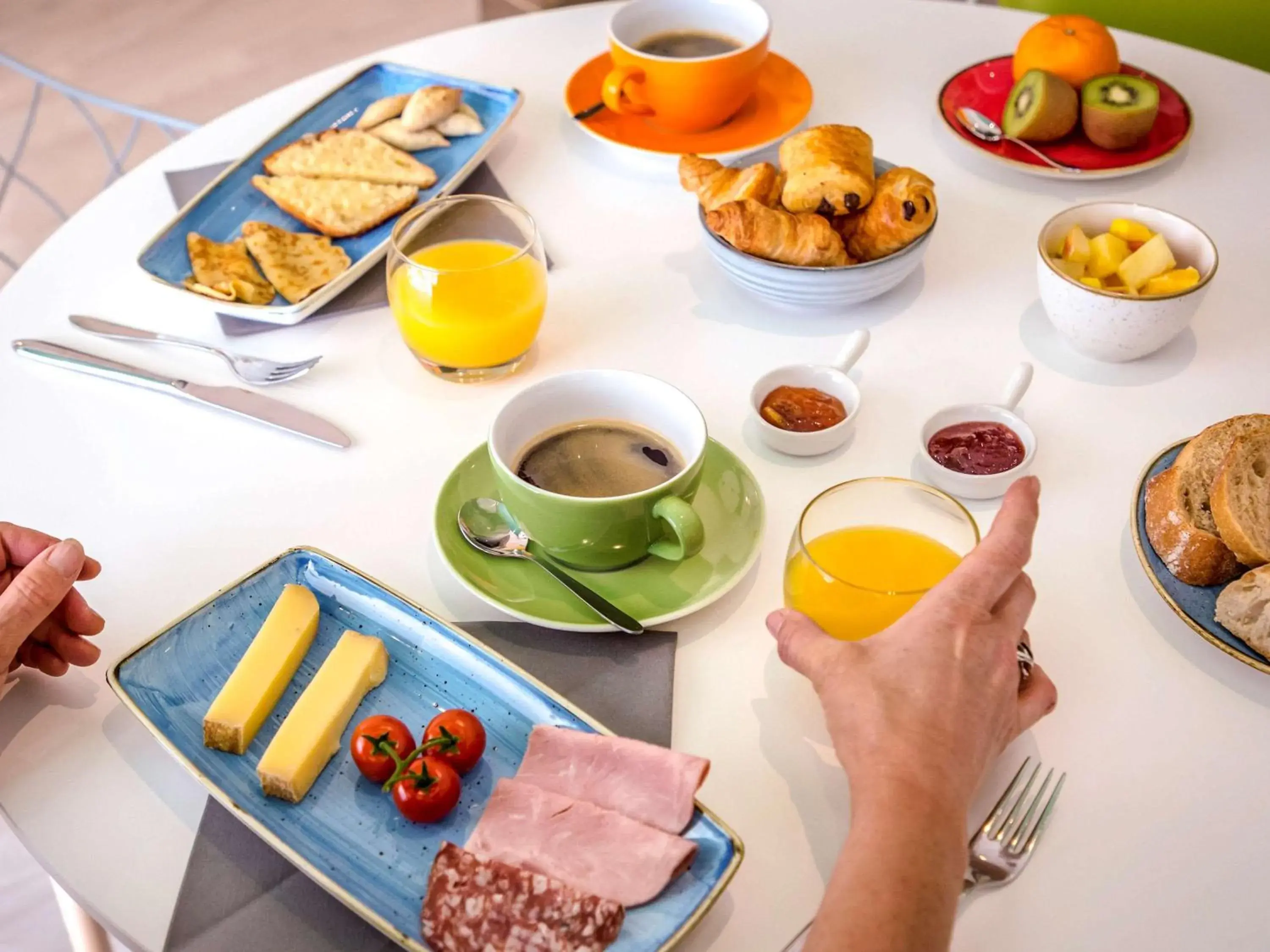 Restaurant/places to eat in Ibis Cavaillon Portes du Luberon Restaurant/places to eat in Ibis Cavaillon Portes du Luberon