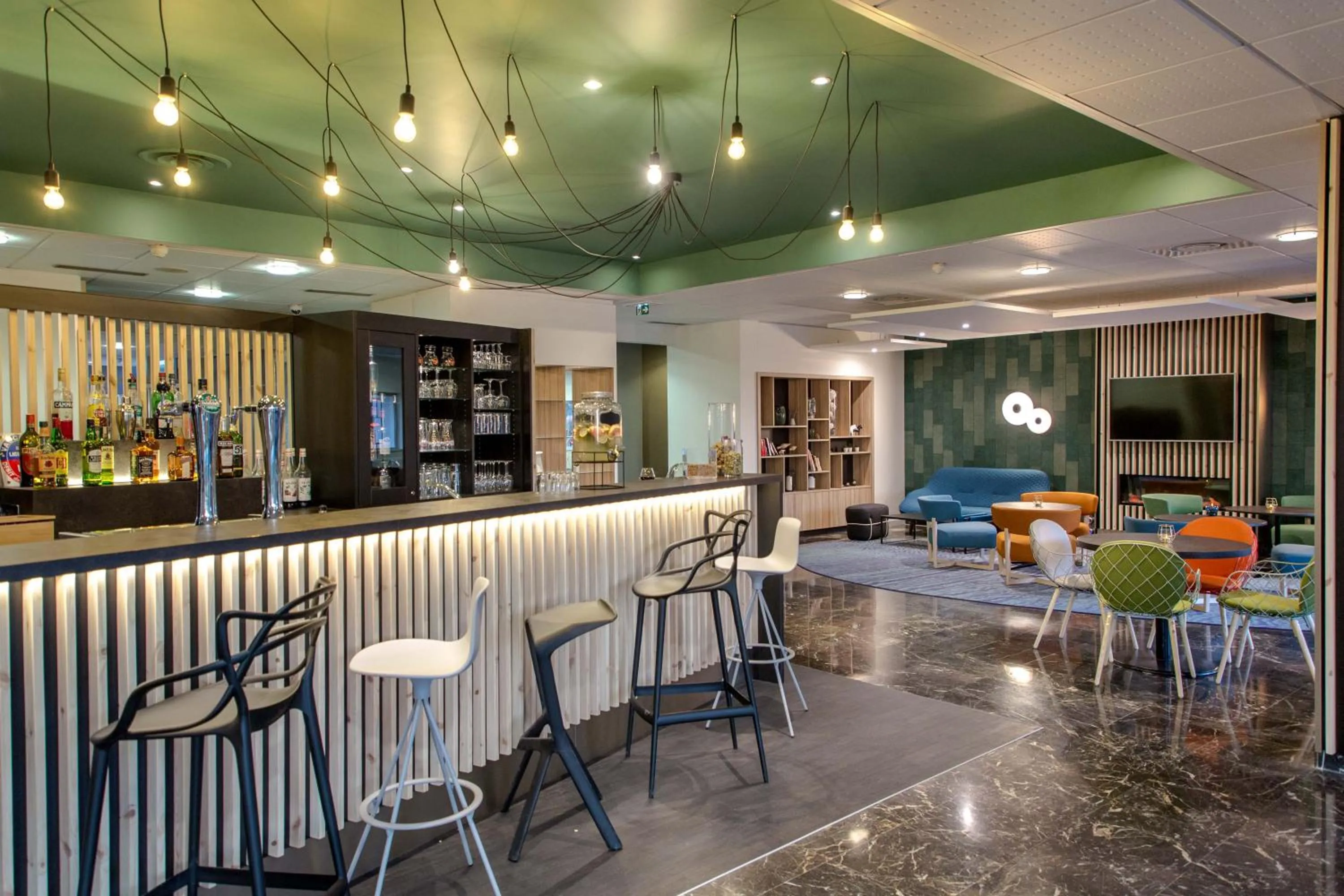 Library in Ibis Cavaillon Portes du Luberon