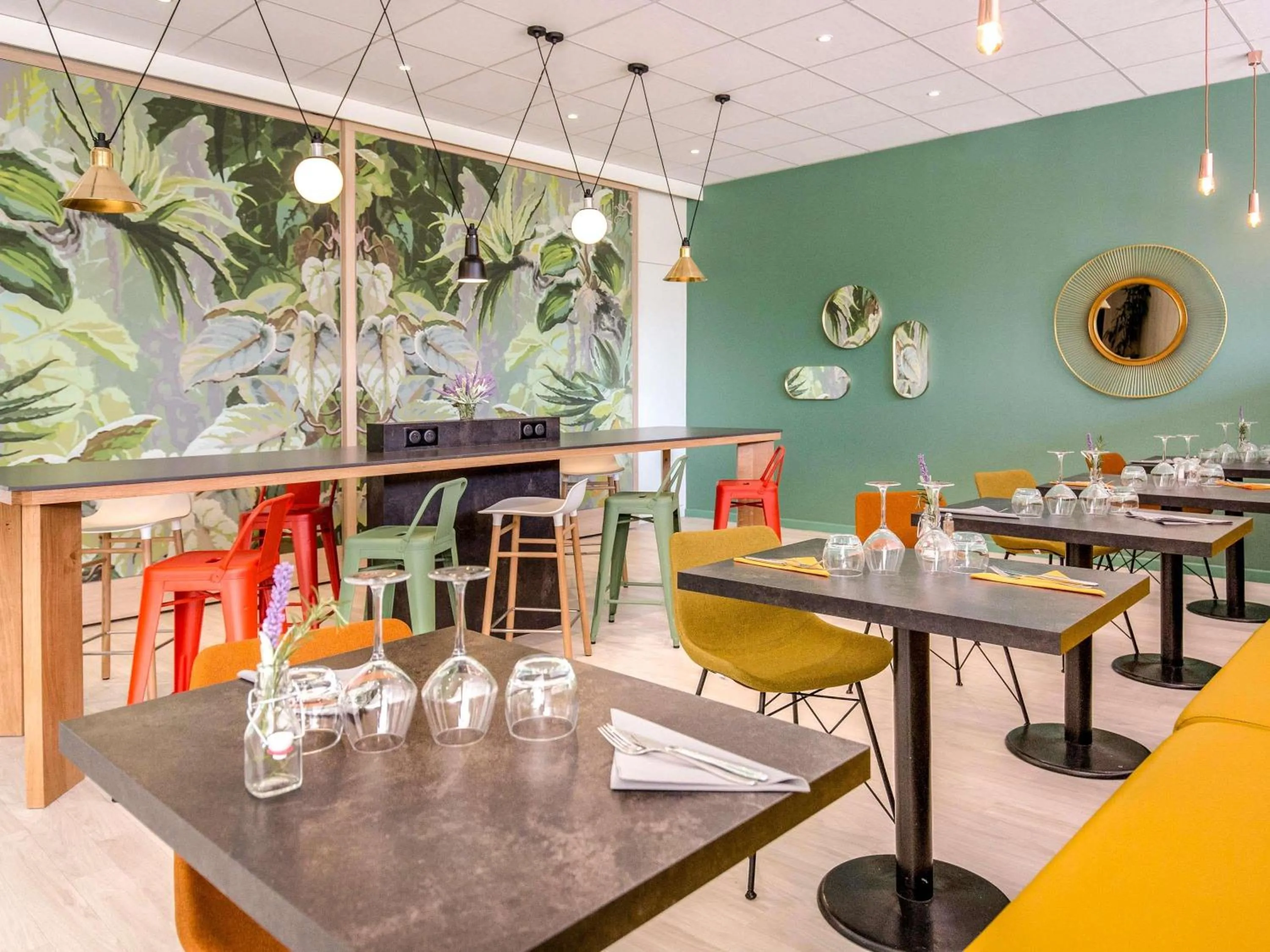 Restaurant/places to eat in Ibis Cavaillon Portes du Luberon