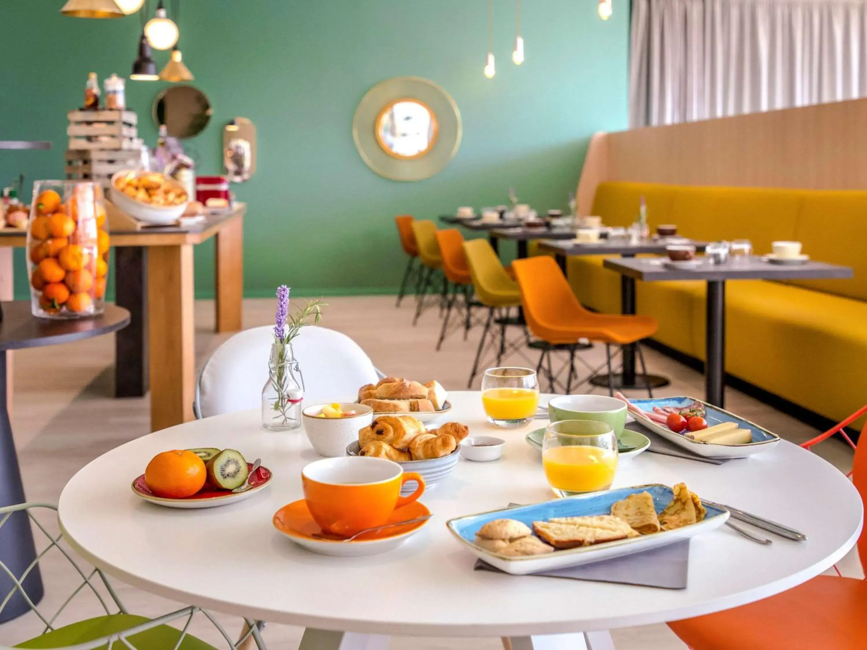 Restaurant/places to eat in Ibis Cavaillon Portes du Luberon Restaurant/places to eat in Ibis Cavaillon Portes du Luberon